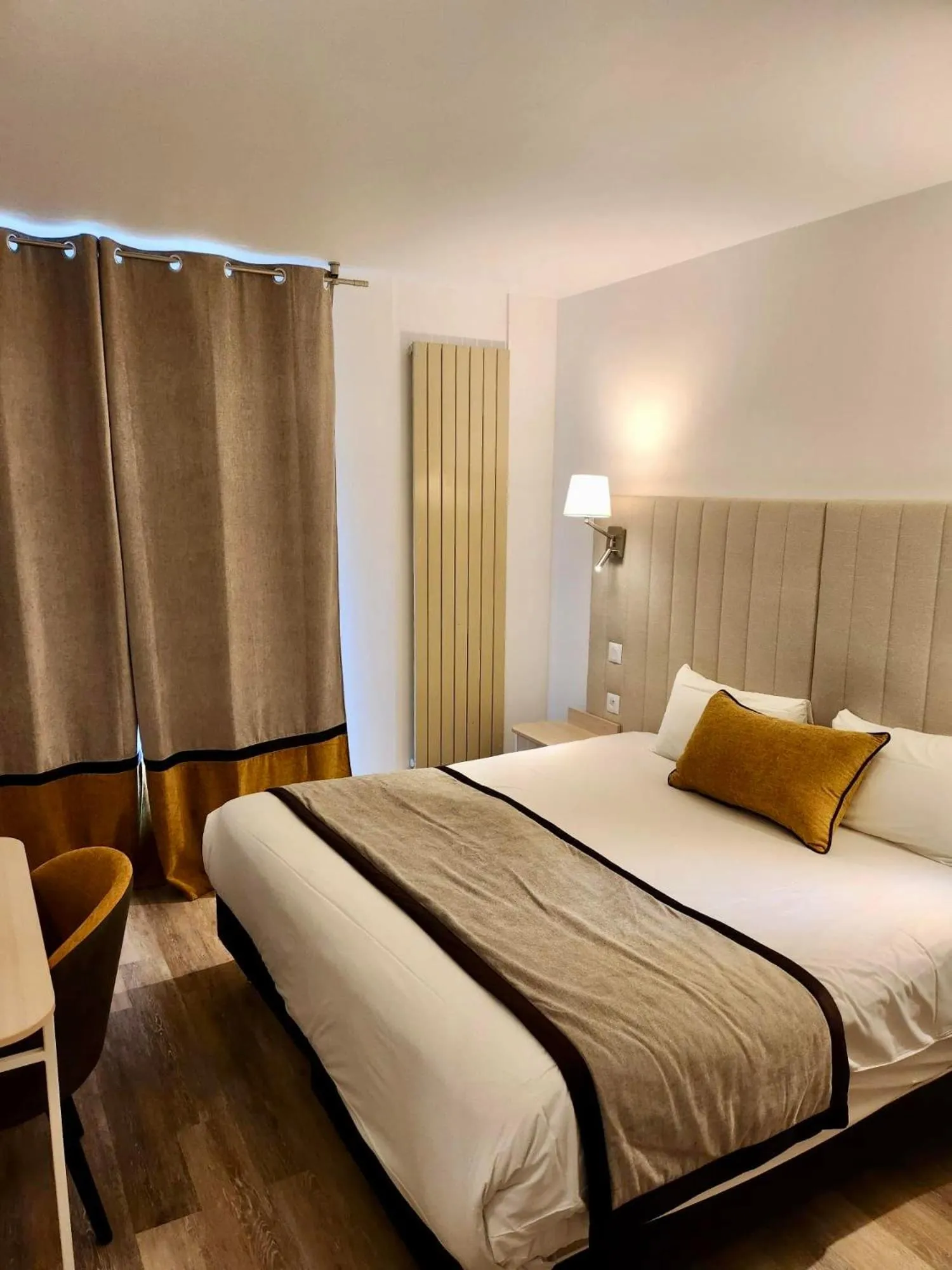 Superior Double or Twin Room in Hôtel Derby Eiffel