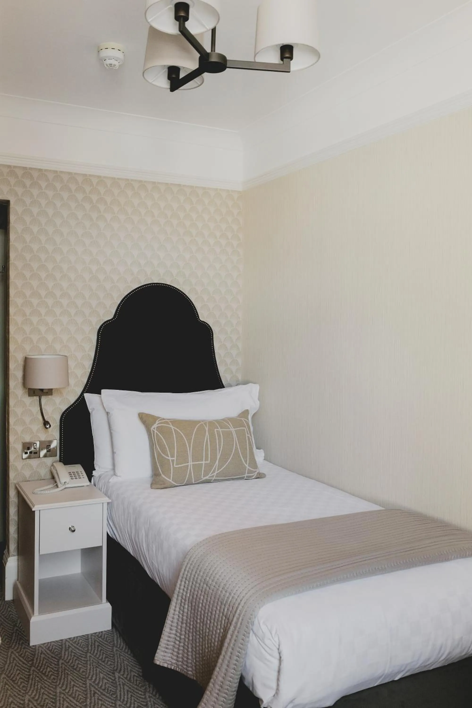 Superior Single Room in The Queens Hotel