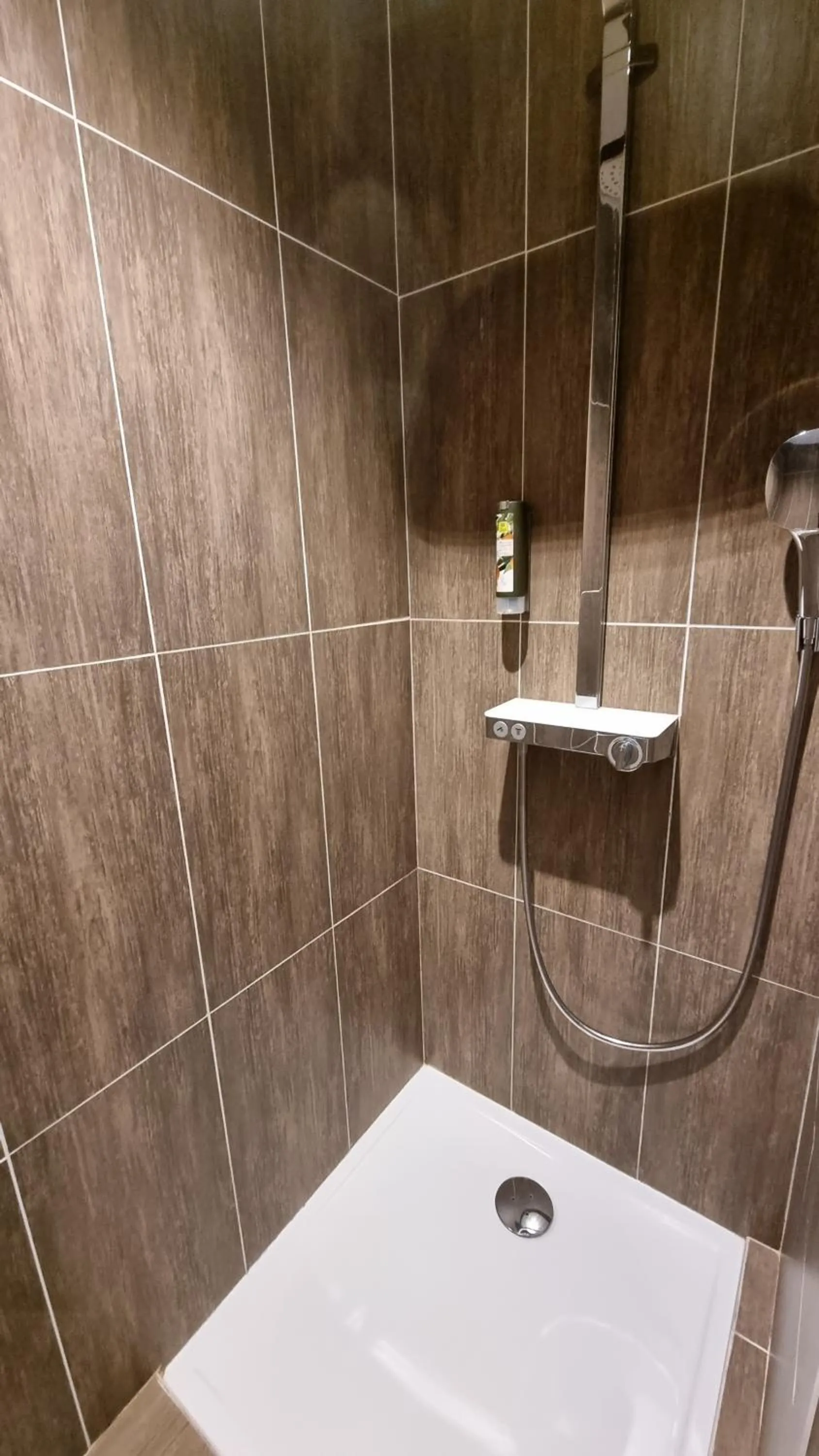 Comfort Triple Room with Shower in Logis L'Abreuvoir