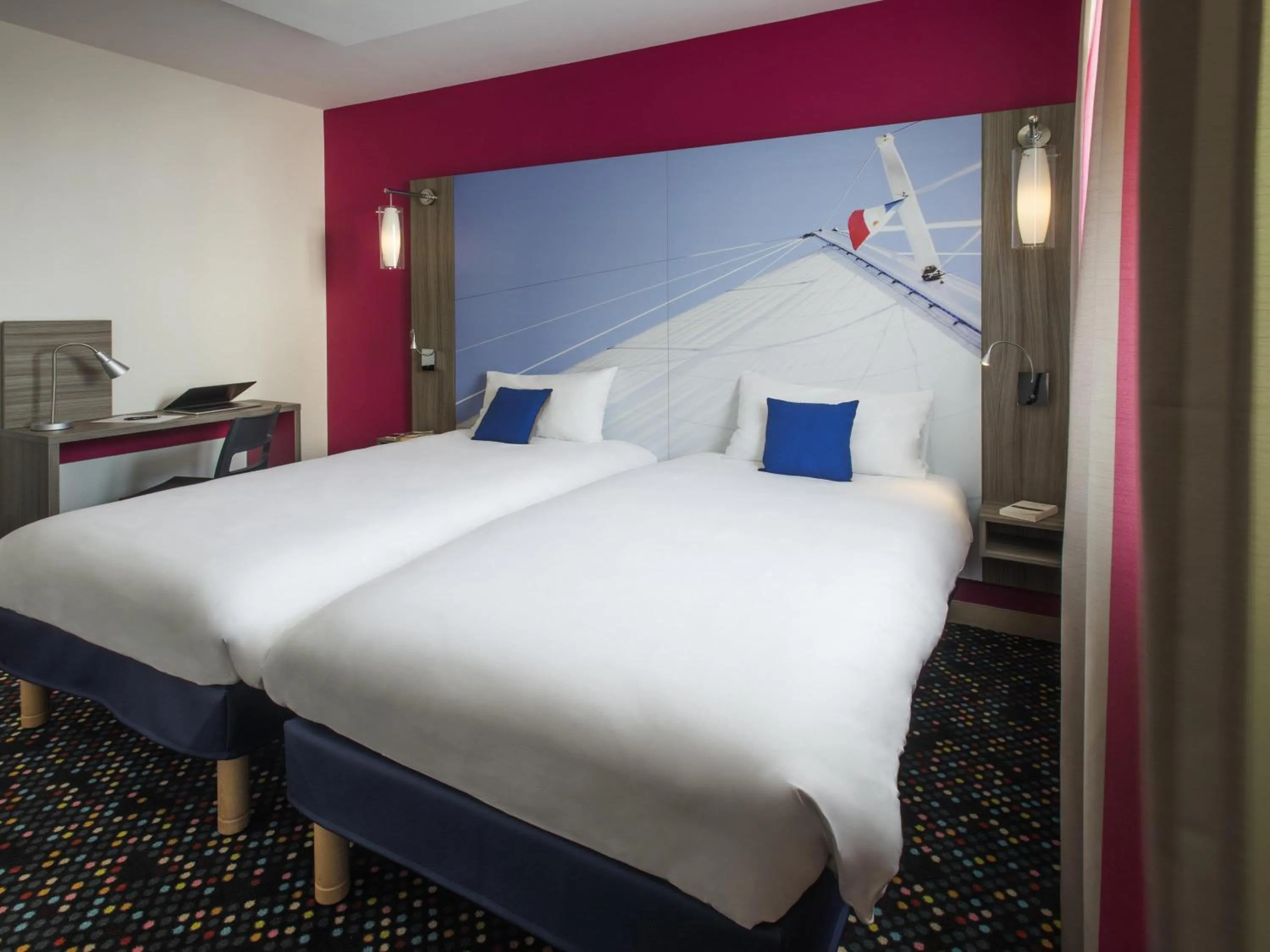 Standard Room with 2 Single Beds in ibis Styles St Gilles Croix de Vie centre-ville