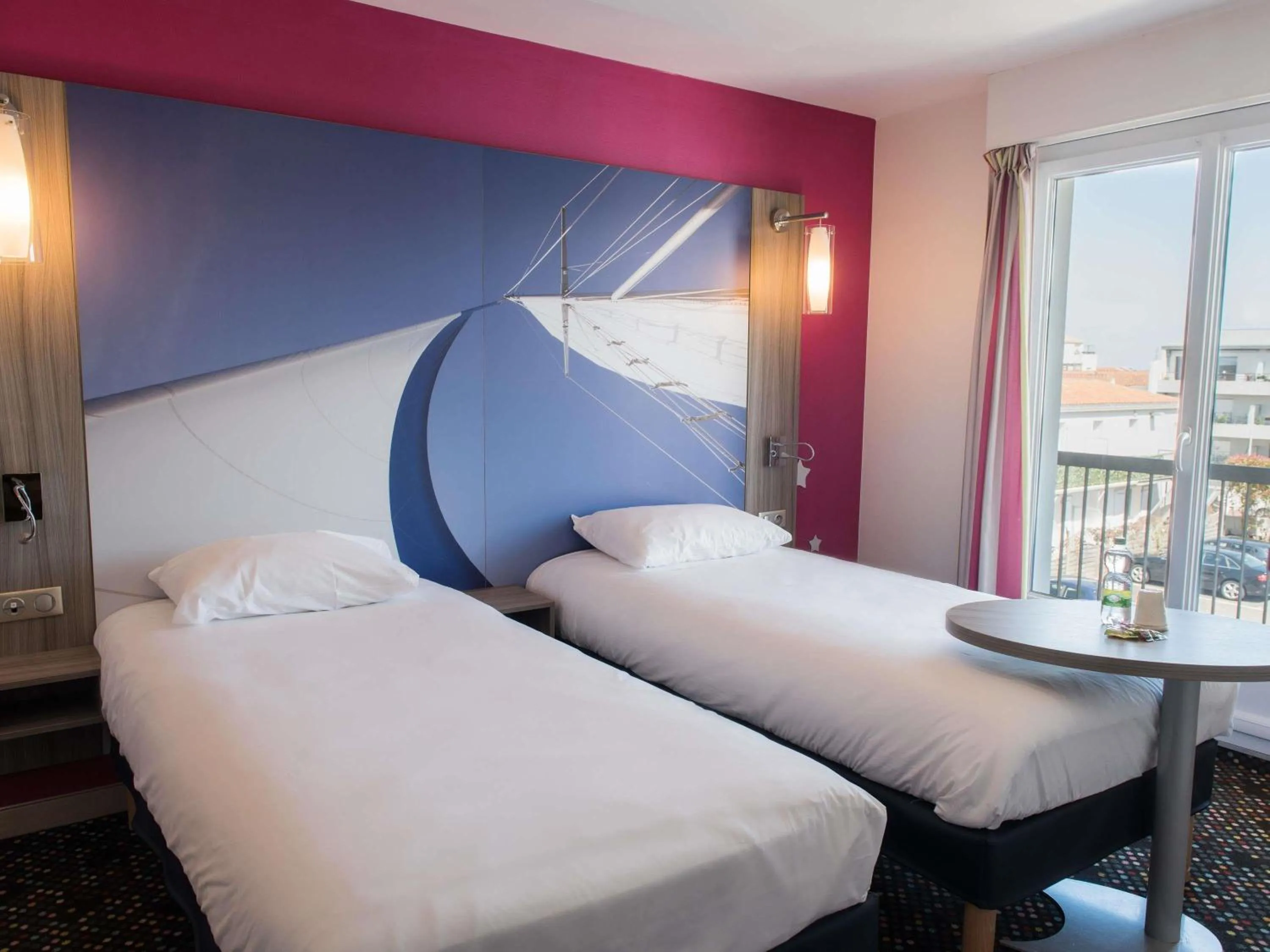 Standard Suite with 1 Double Bed and 2 Single Beds in ibis Styles St Gilles Croix de Vie centre-ville