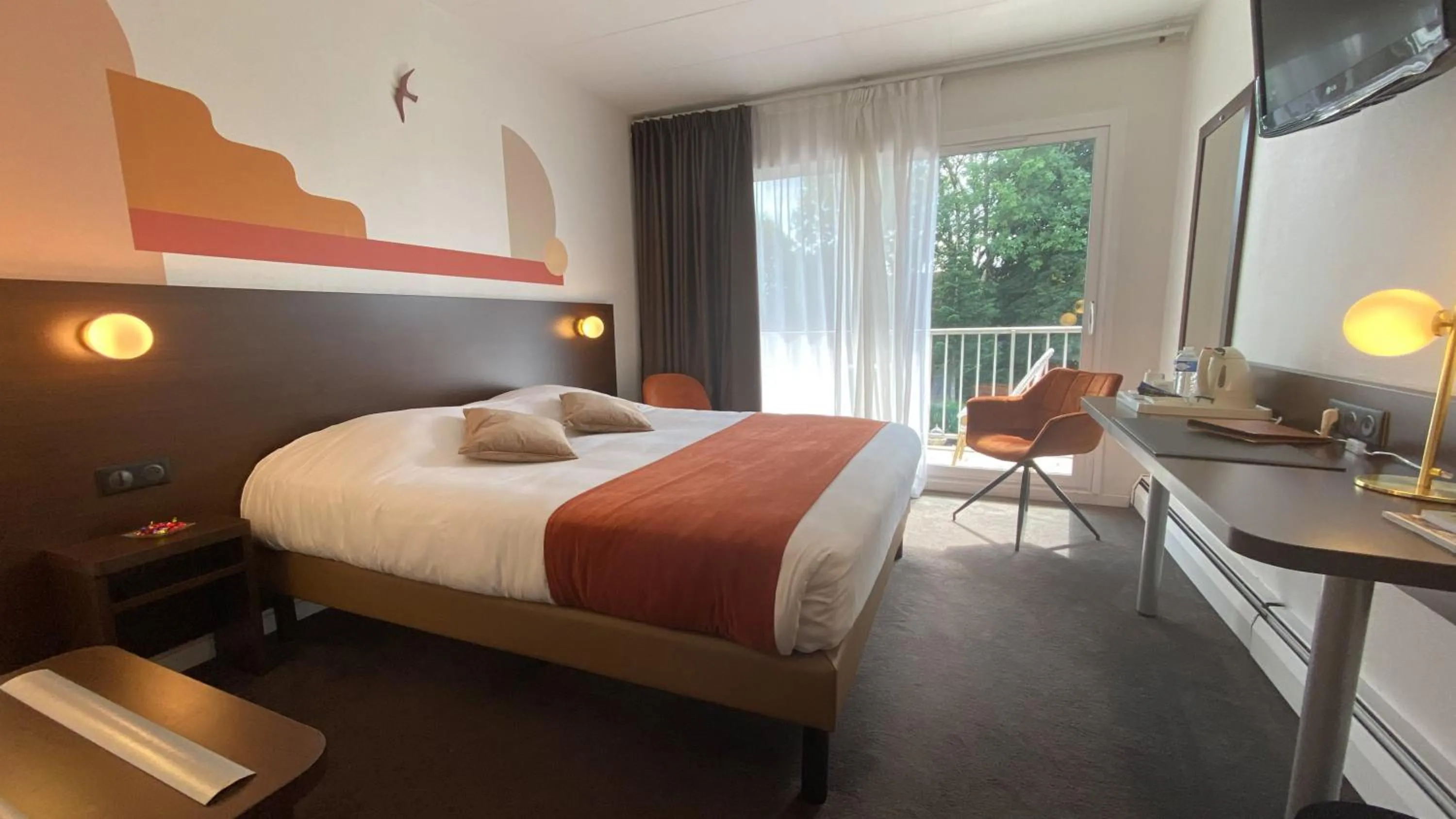 Double Room with Garden View in Logis Hôtel & Restaurant - Le Relais de Montigny