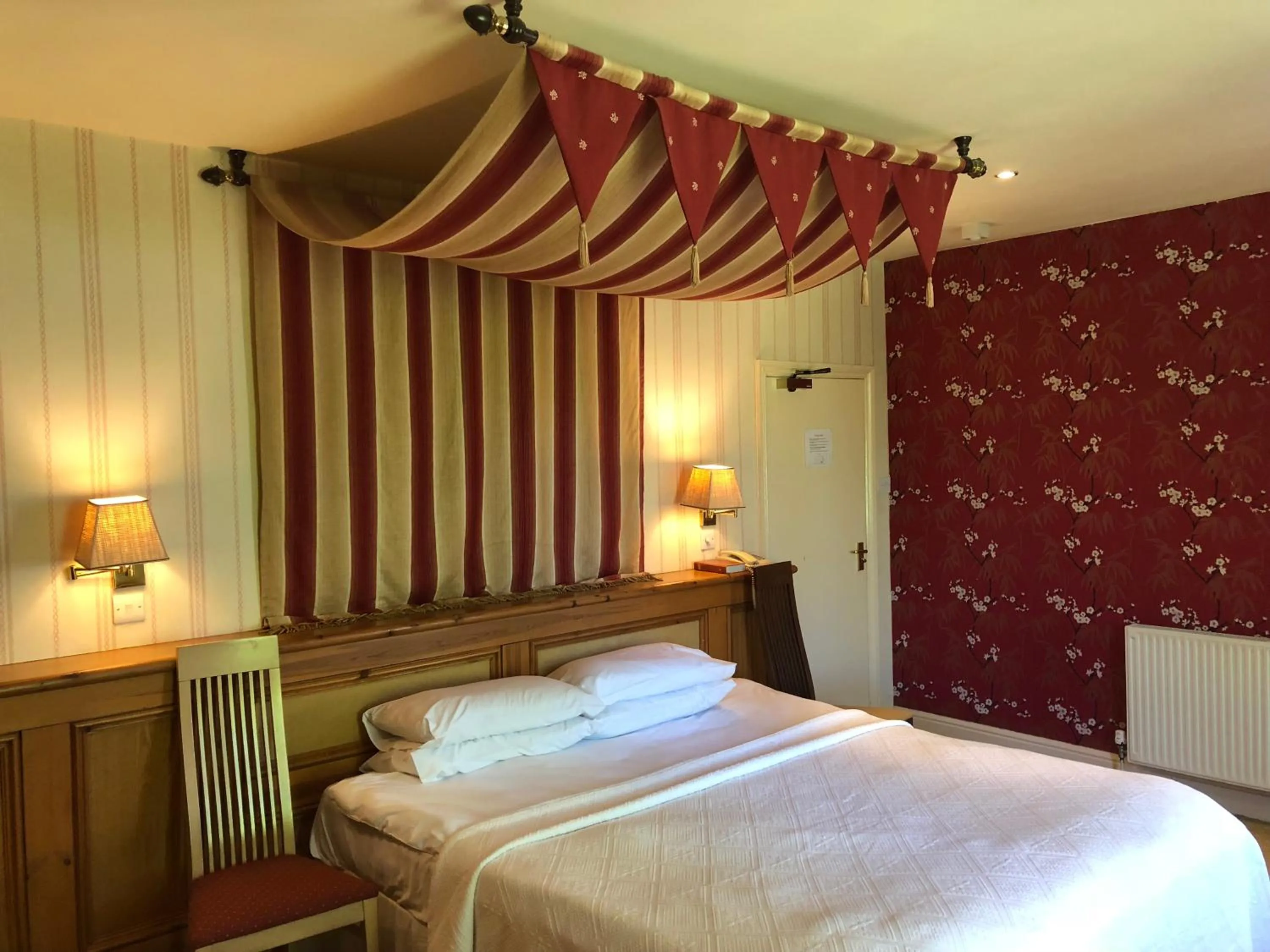 King Room - single occupancy in Calf's Head Hotel