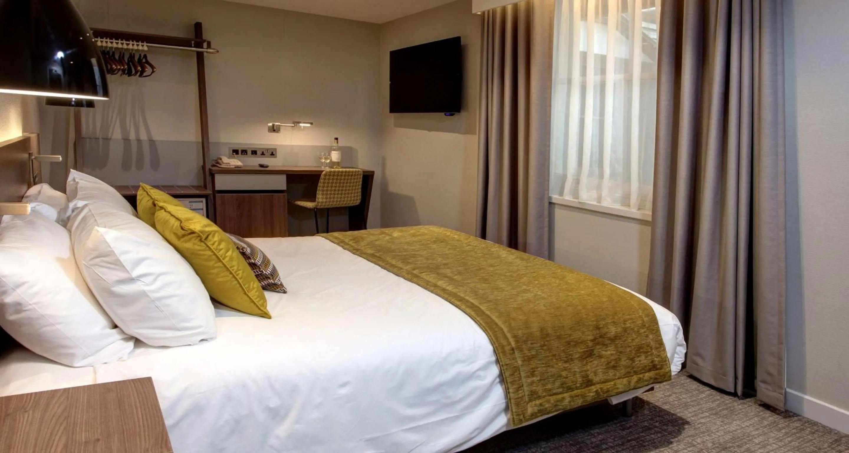 Executive Double Room in Best Western Plus Delmere Hotel
