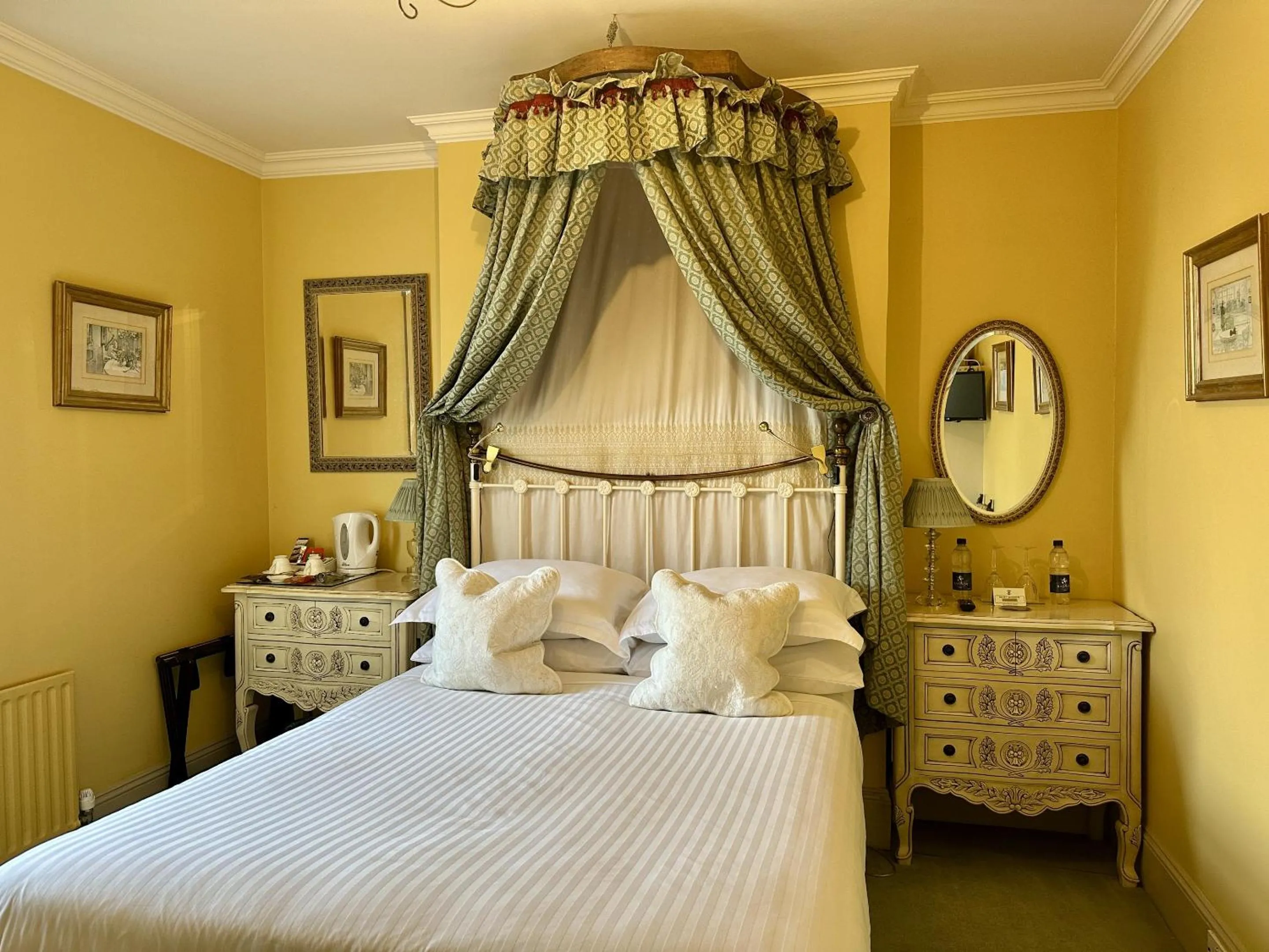 Standard Double Room - single occupancy in Albert & Victoria Guest House