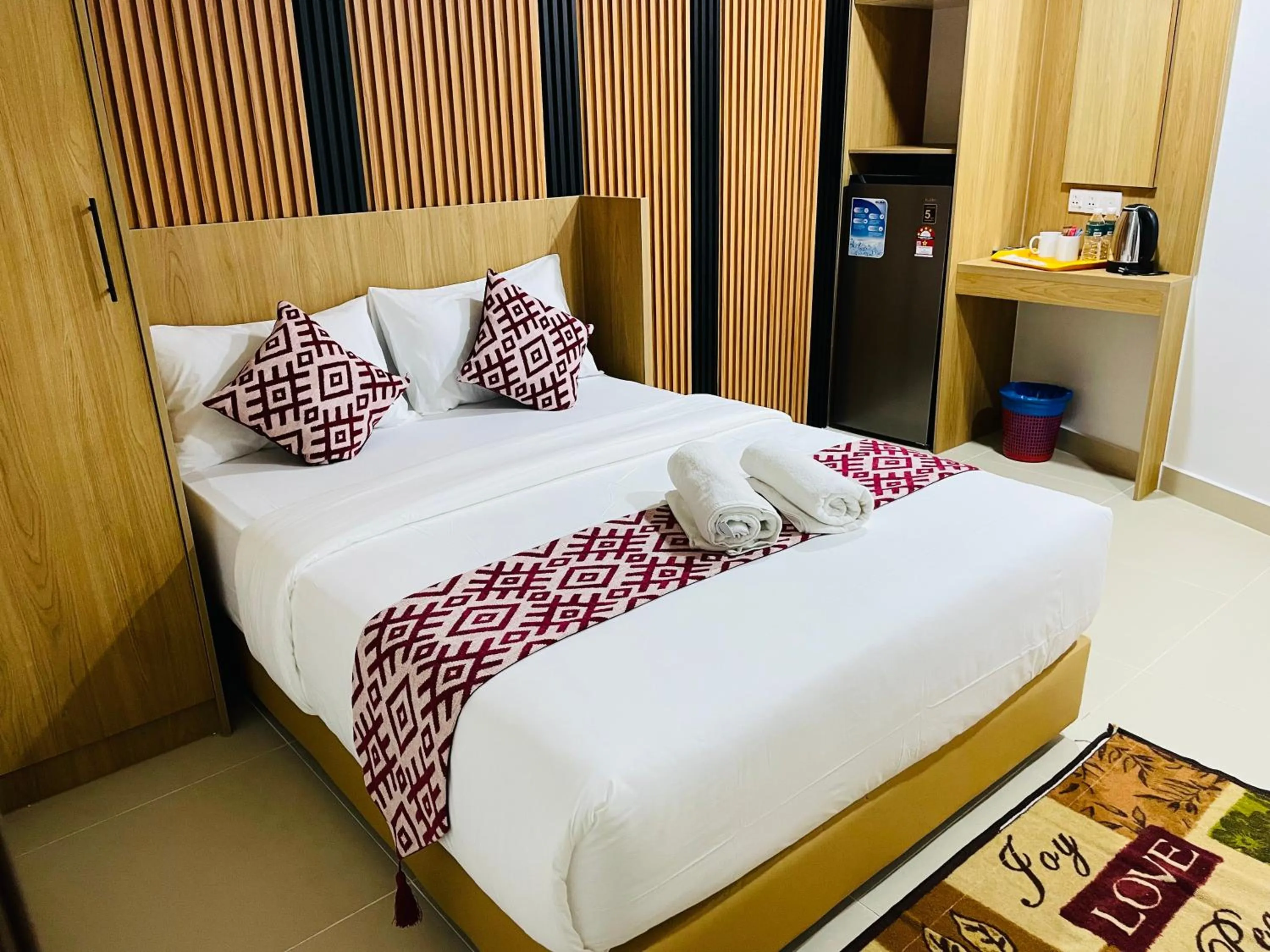 Deluxe Queen Room in Cozy Hotel@ KL Sentral