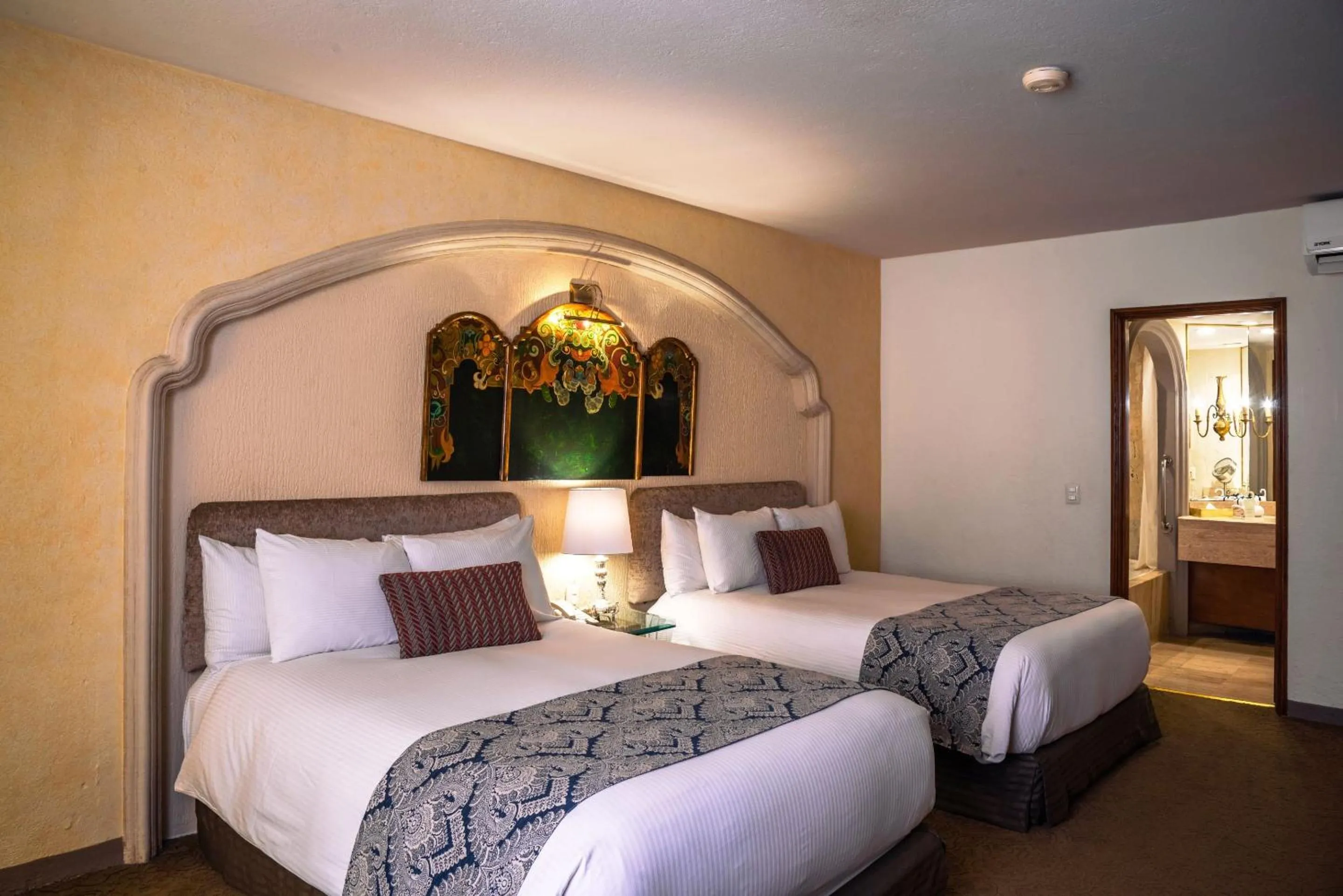 Master Suite Two Beds in Quinta Real Zacatecas