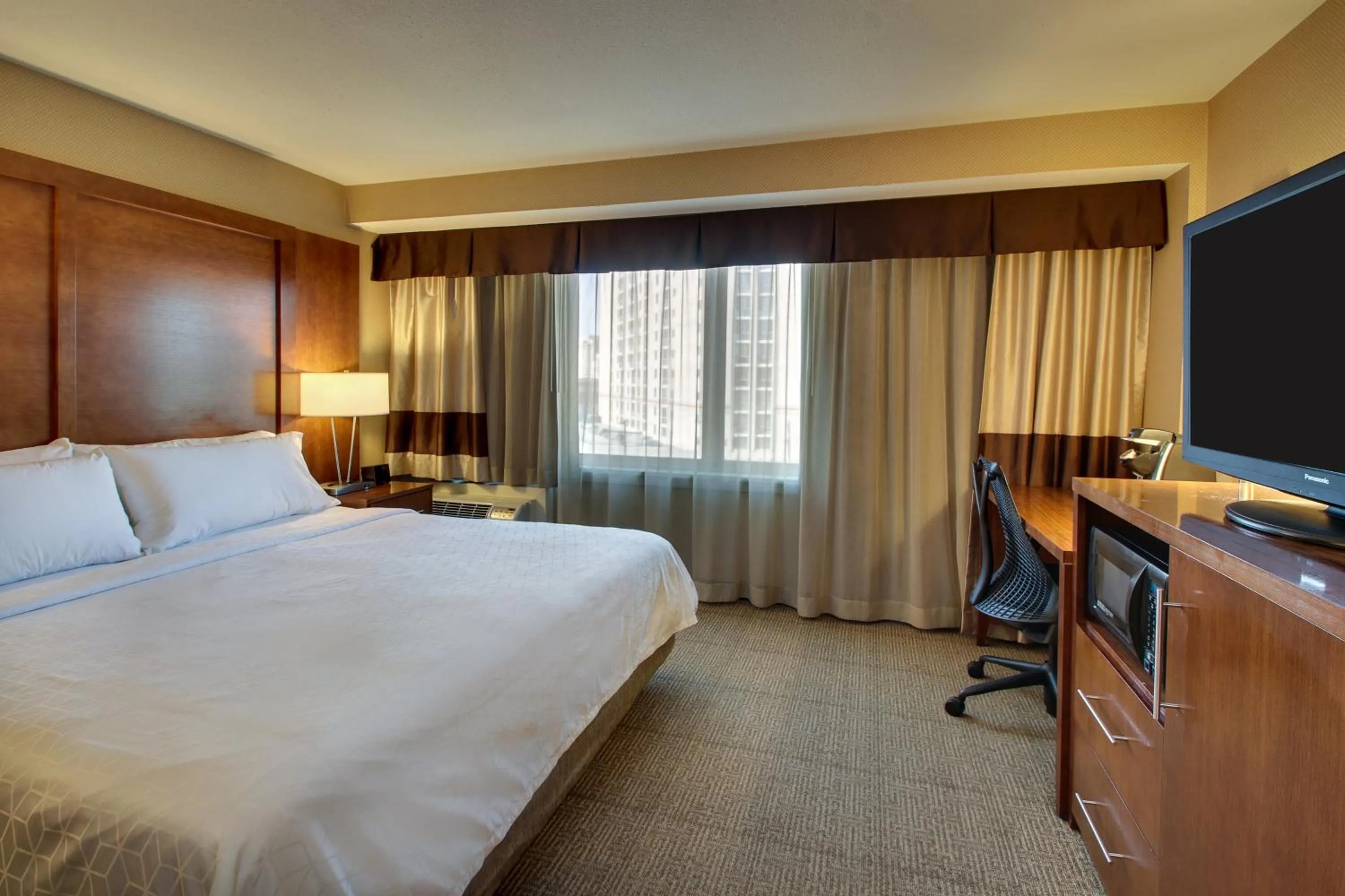 King Suite in Holiday Inn Express Washington DC Silver Spring by IHG