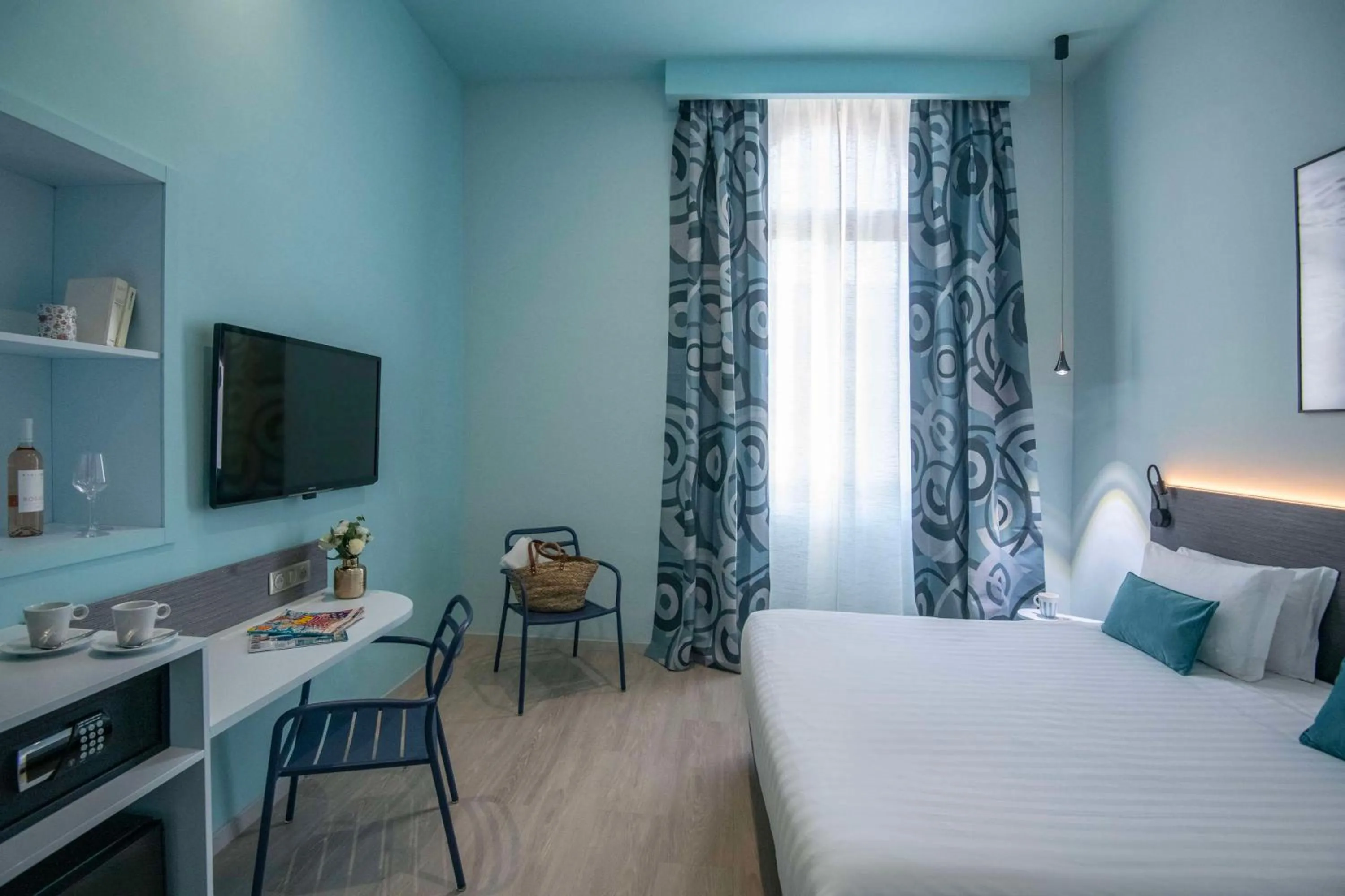 Deluxe Queen Room in Best Western Alba