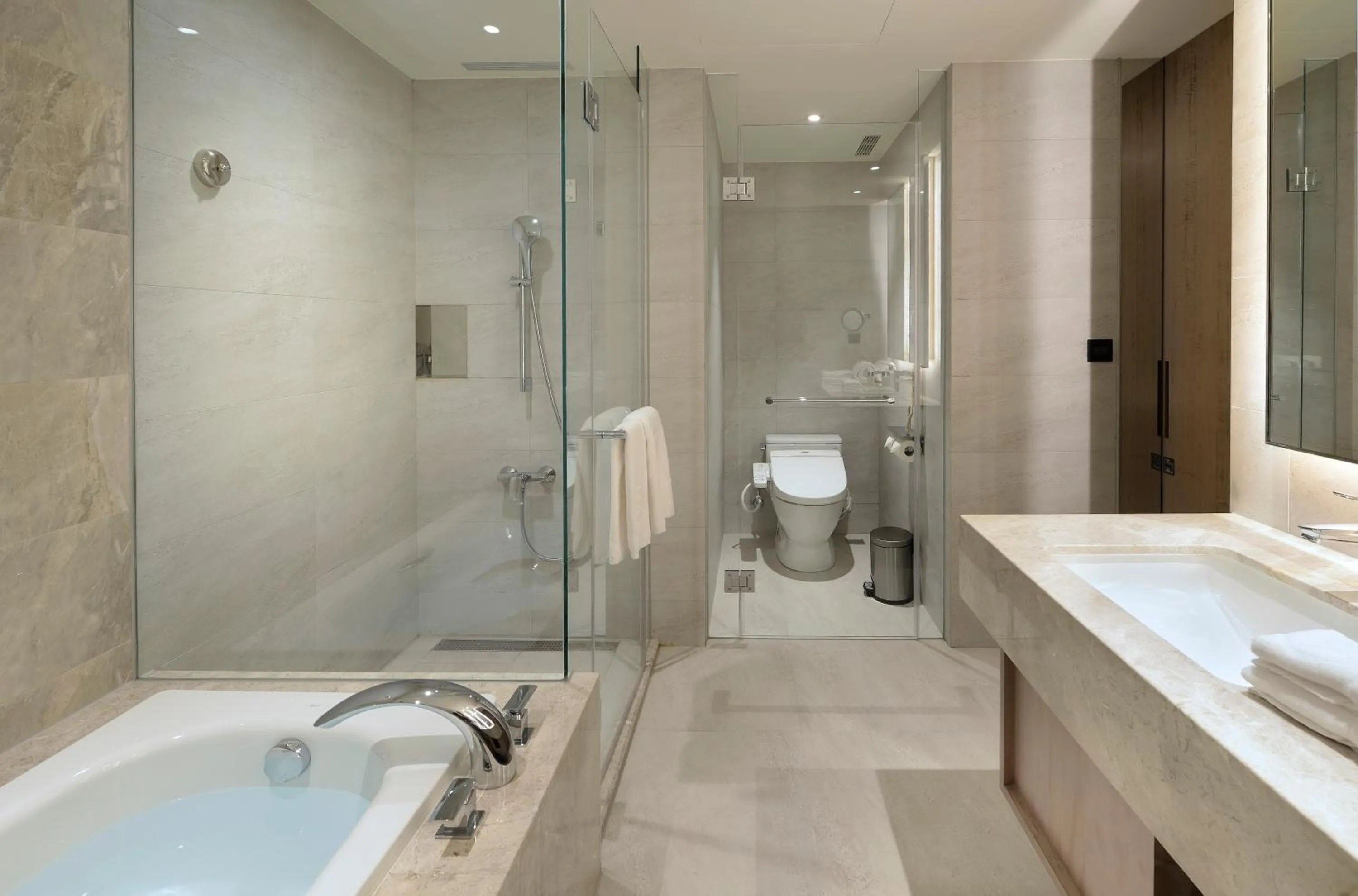 Classic Family Room in Caesar Park Hotel Banqiao