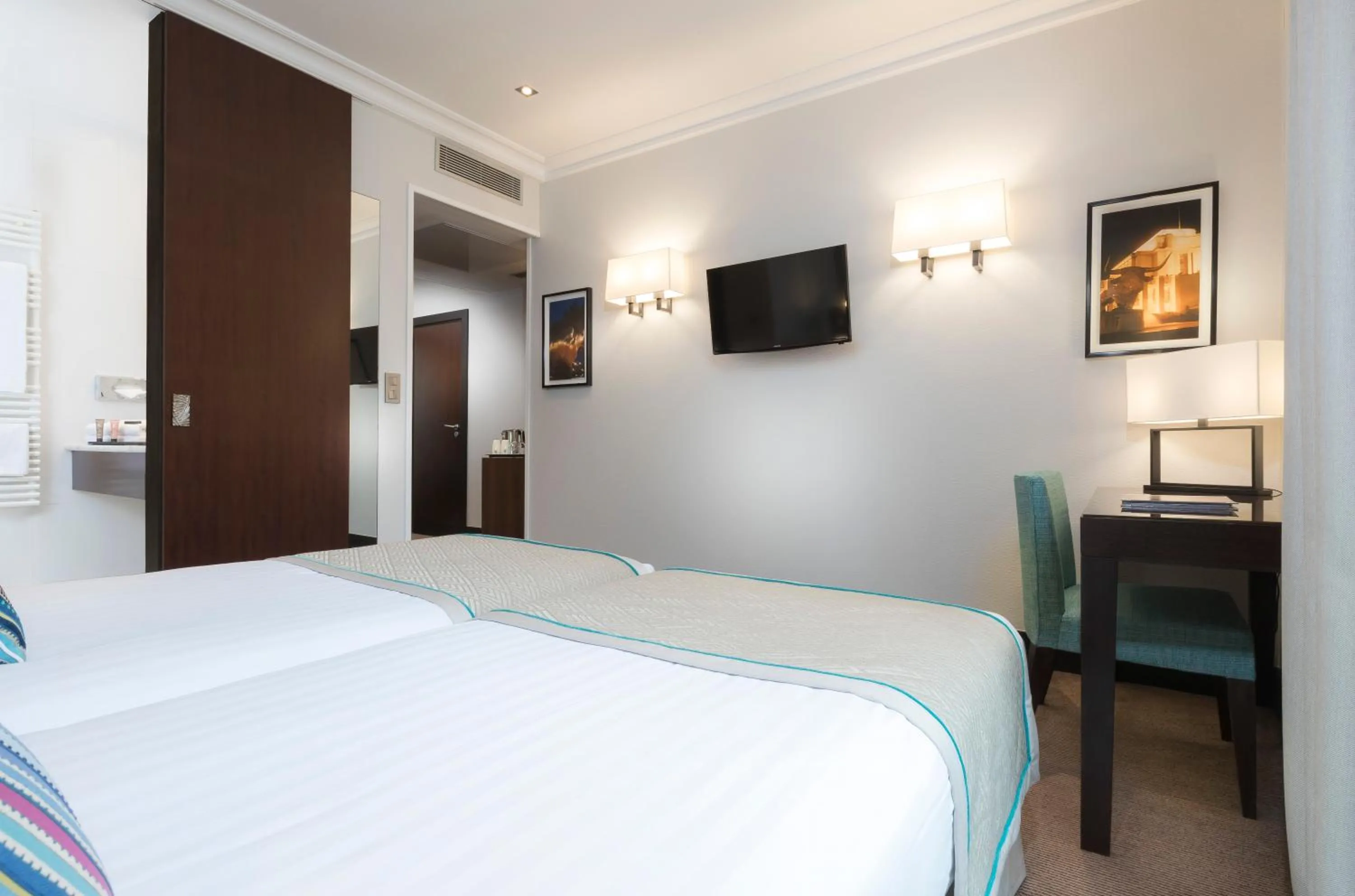 Deluxe Twin Room in Montfleuri