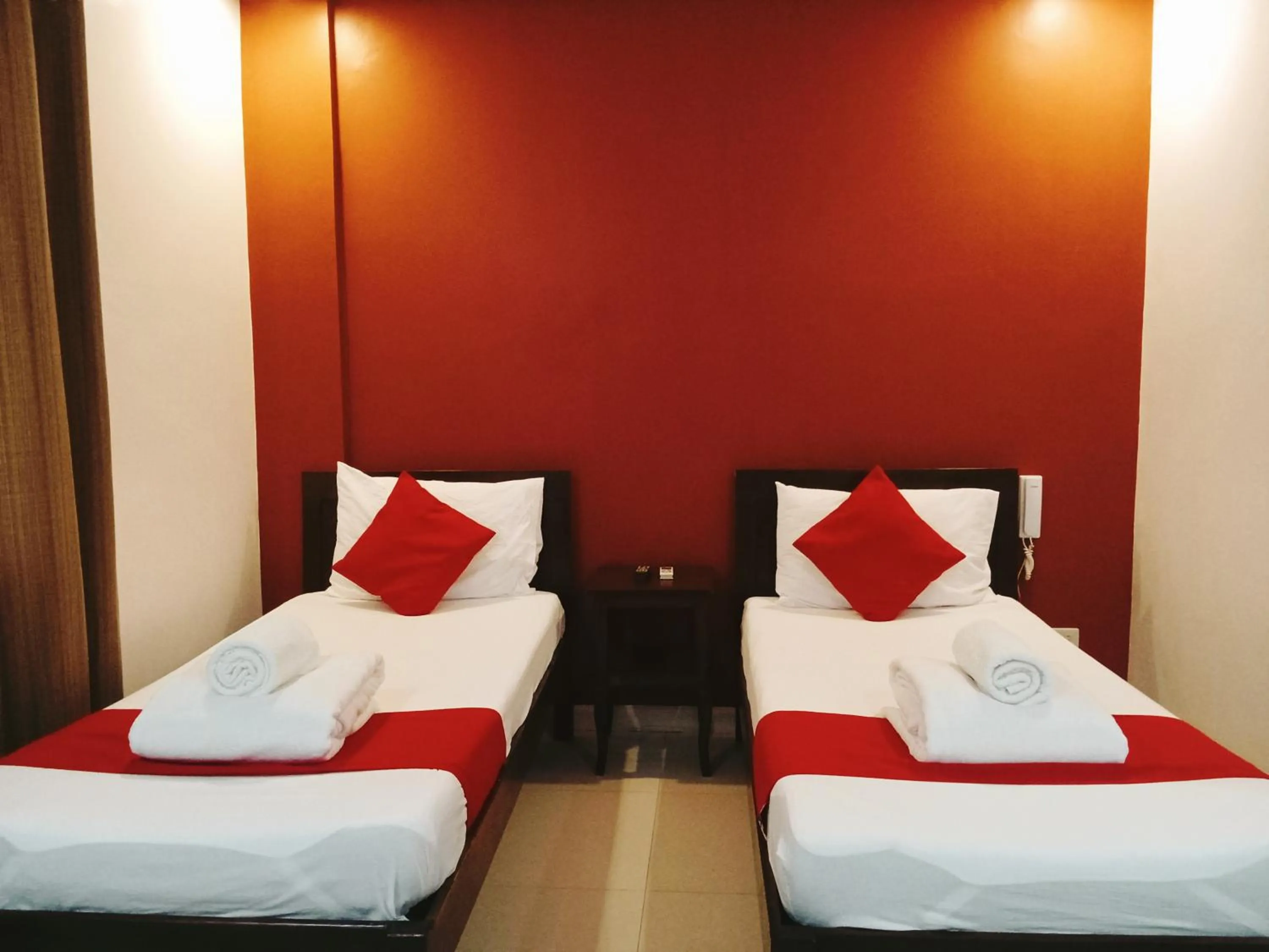 Standard Twin Room in Royale Parc Hotel Puerto Princesa Palawan