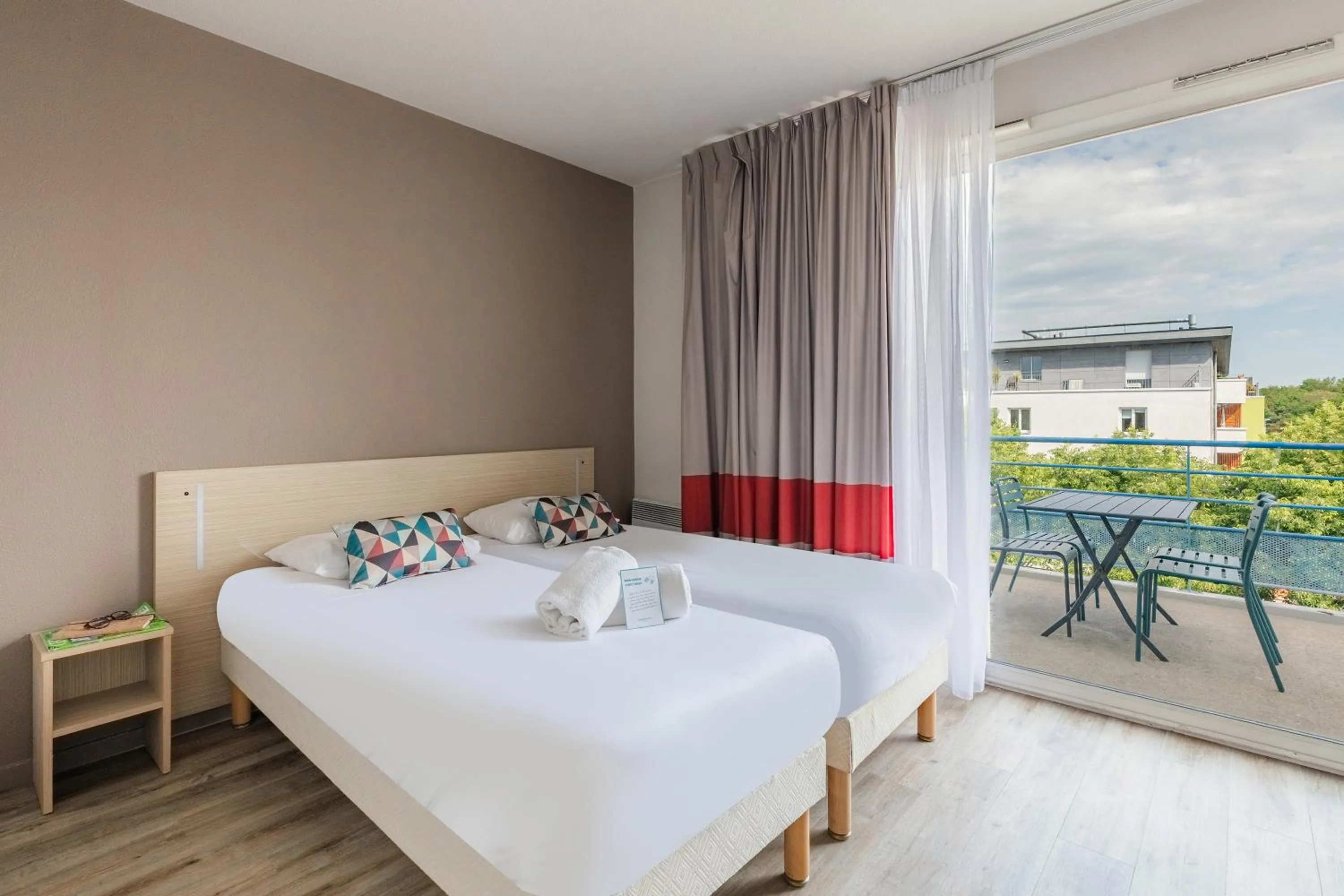 Superior Twin Studio in Appart'City Classic La Rochelle Centre