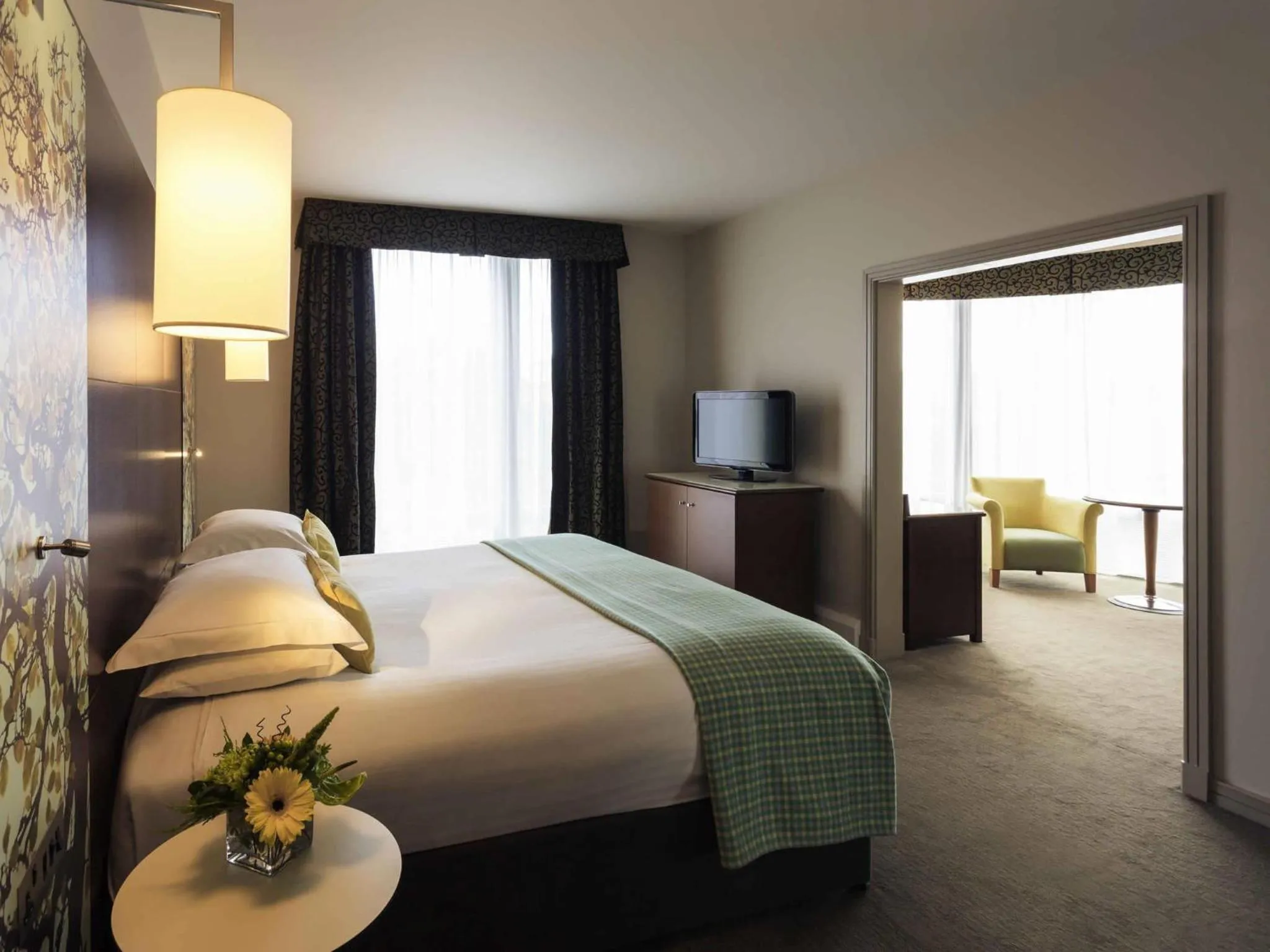 Junior King Suite - Non-Smoking in Mercure Sheffield St Paul's Hotel & Spa