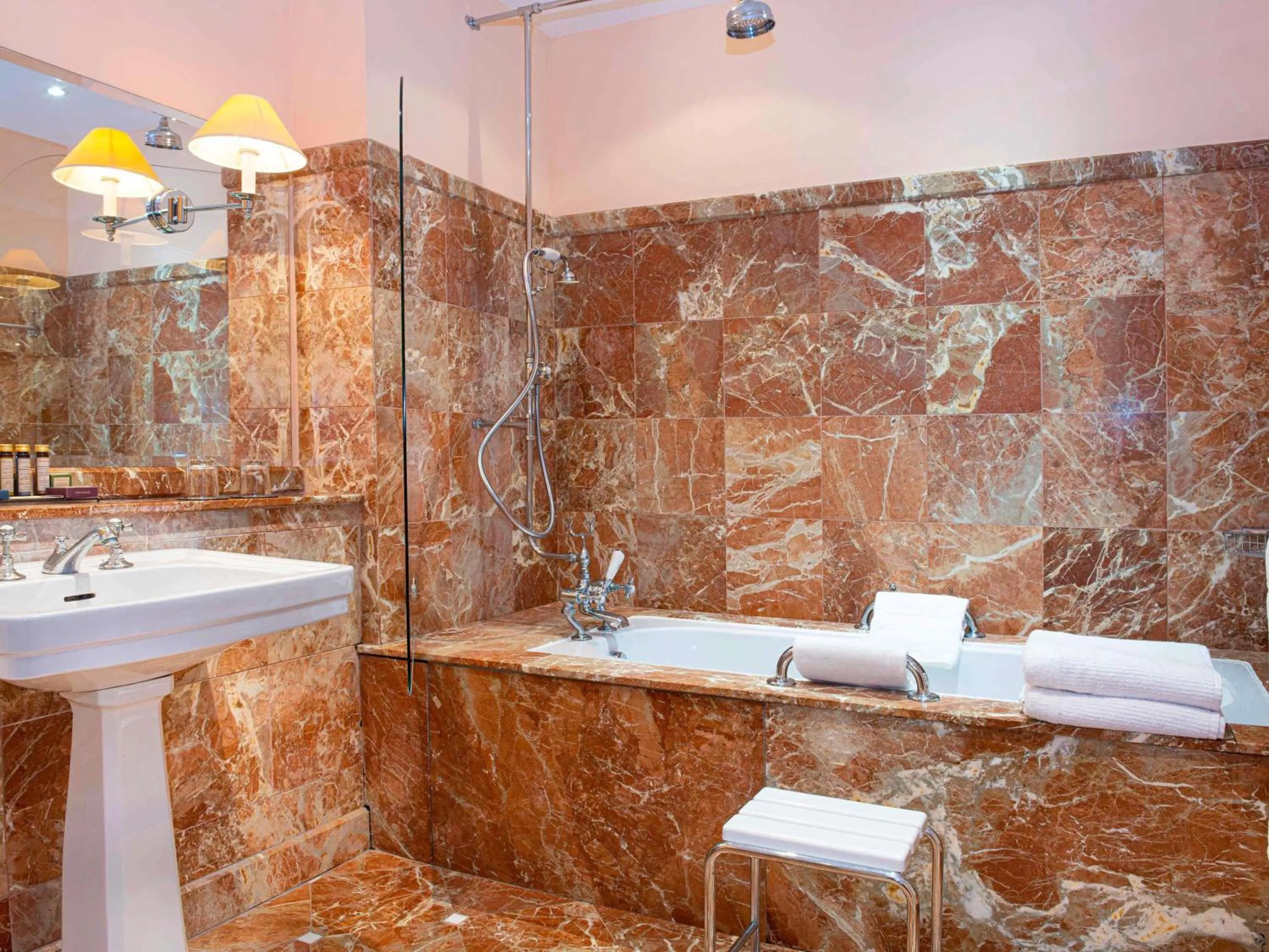 Classic King Room with Street View in Hotel de la Cité Carcassonne - MGallery Collection