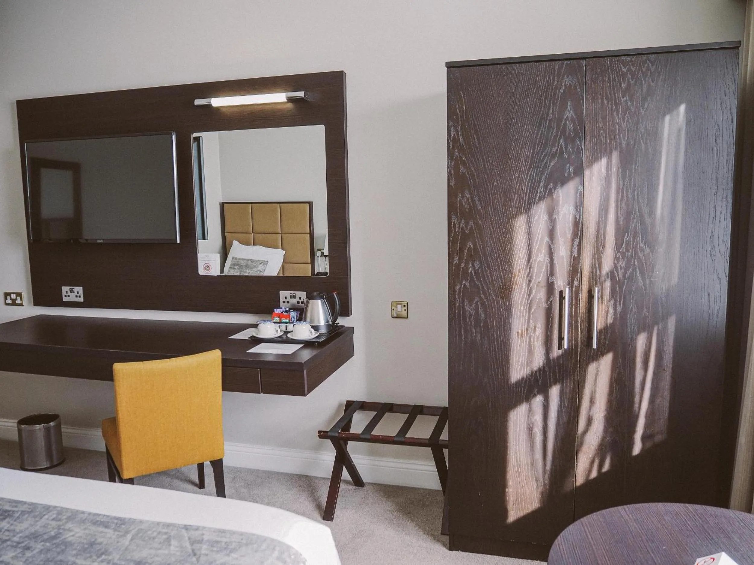 Single Room in Menlo Park Hotel