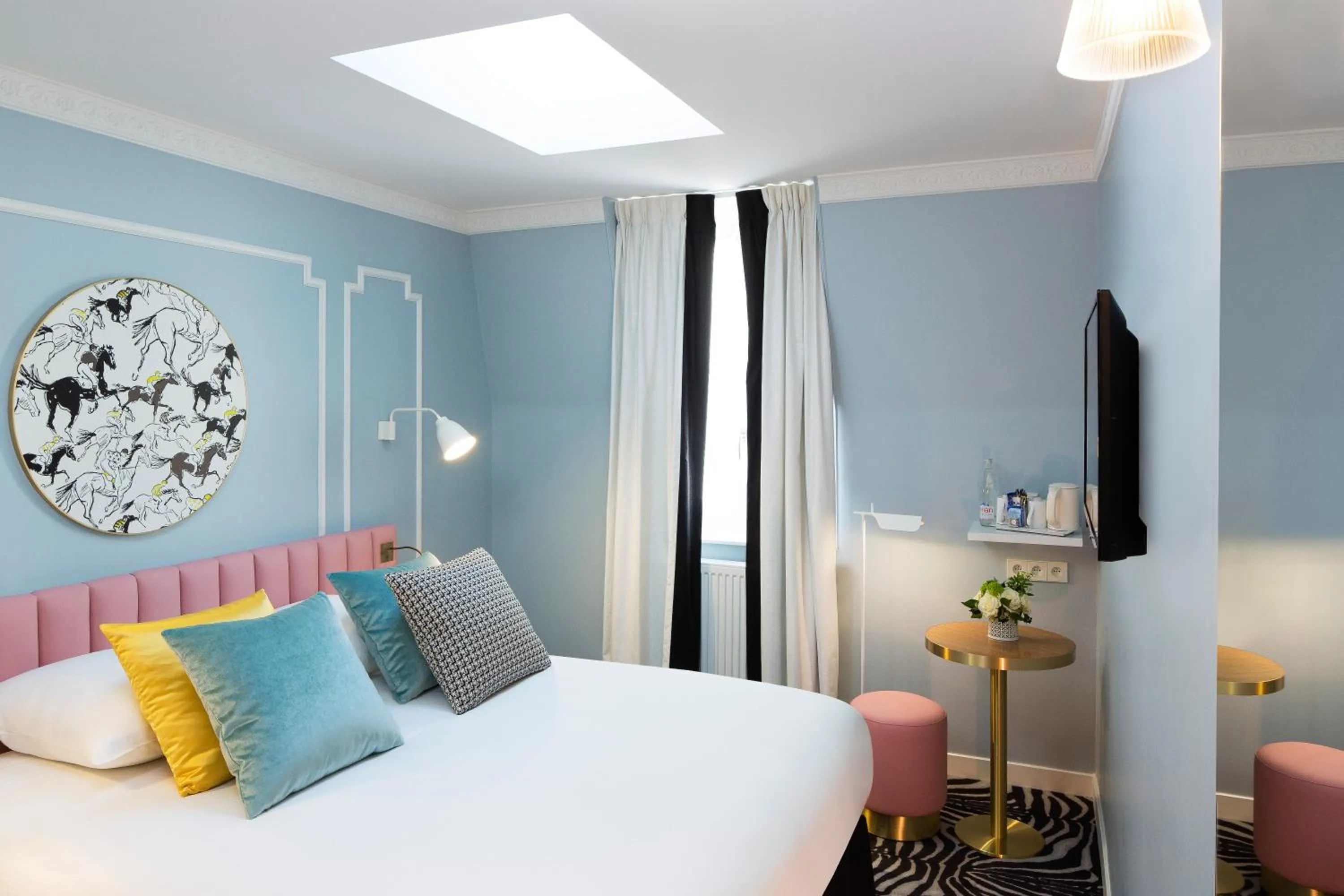Comfort Double Room in Hôtel Pastel Paris
