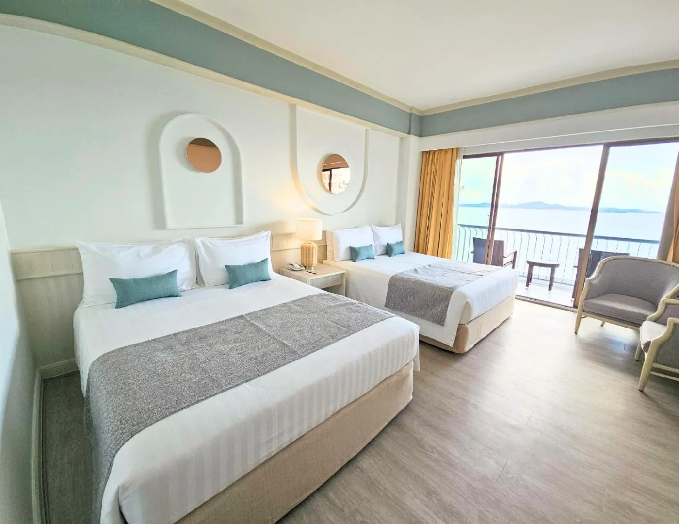 Superior Family Room with Sea View in Cosy Beach Hotel - SHA Extra Plus