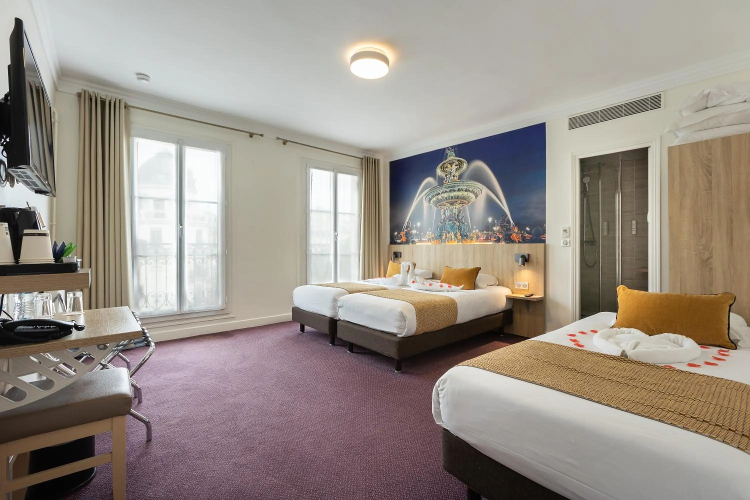 Comfort Triple Room in Hôtel Opera Lafayette