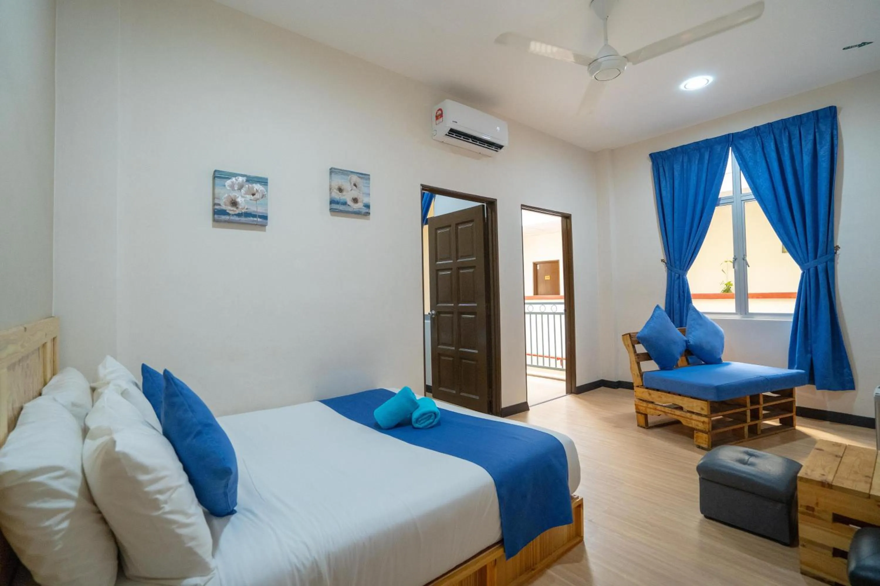 Family Room in Paretto Seaview Hotel