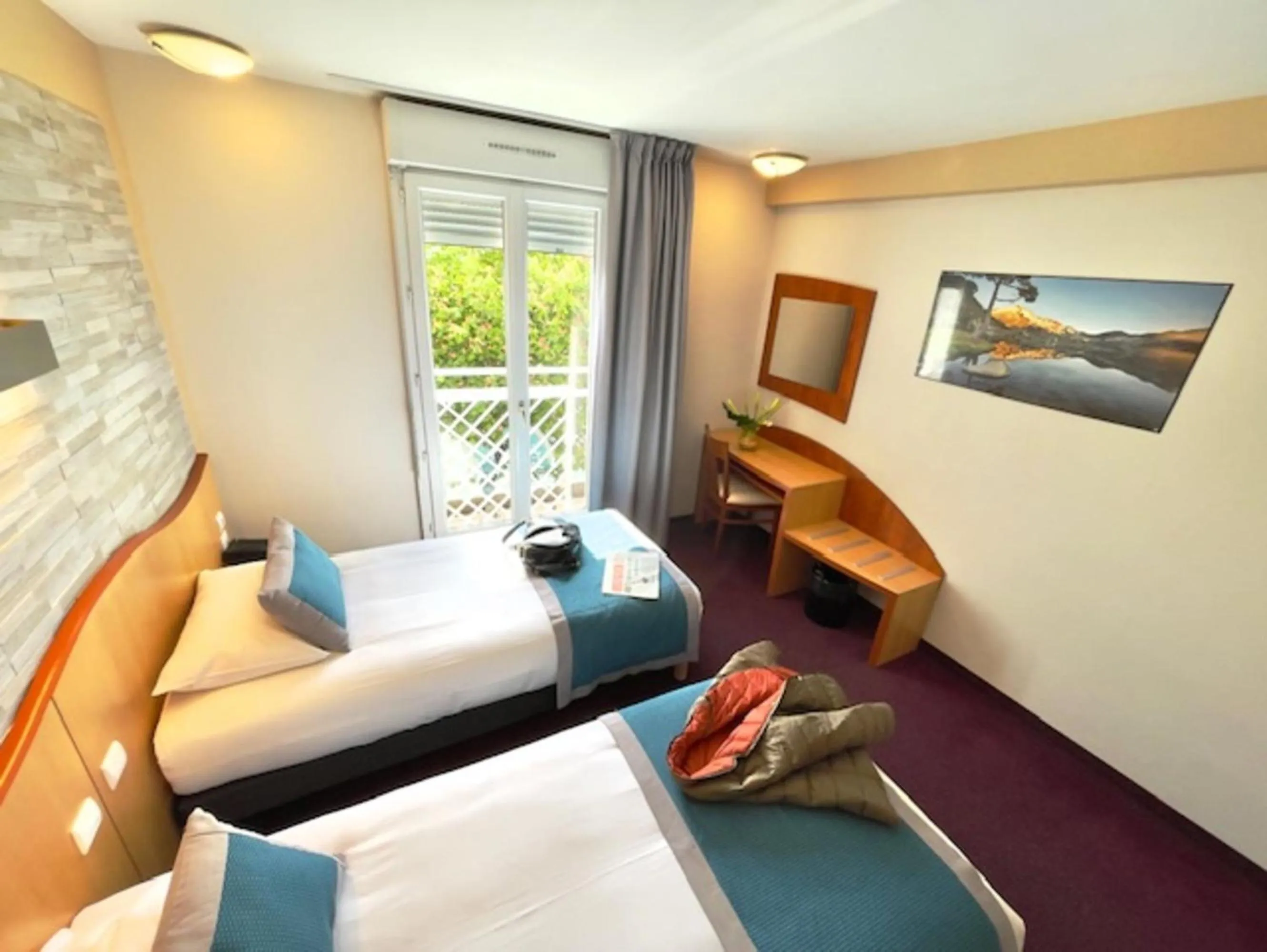 Twin Room with Mountain View in Hôtel Saint Georges