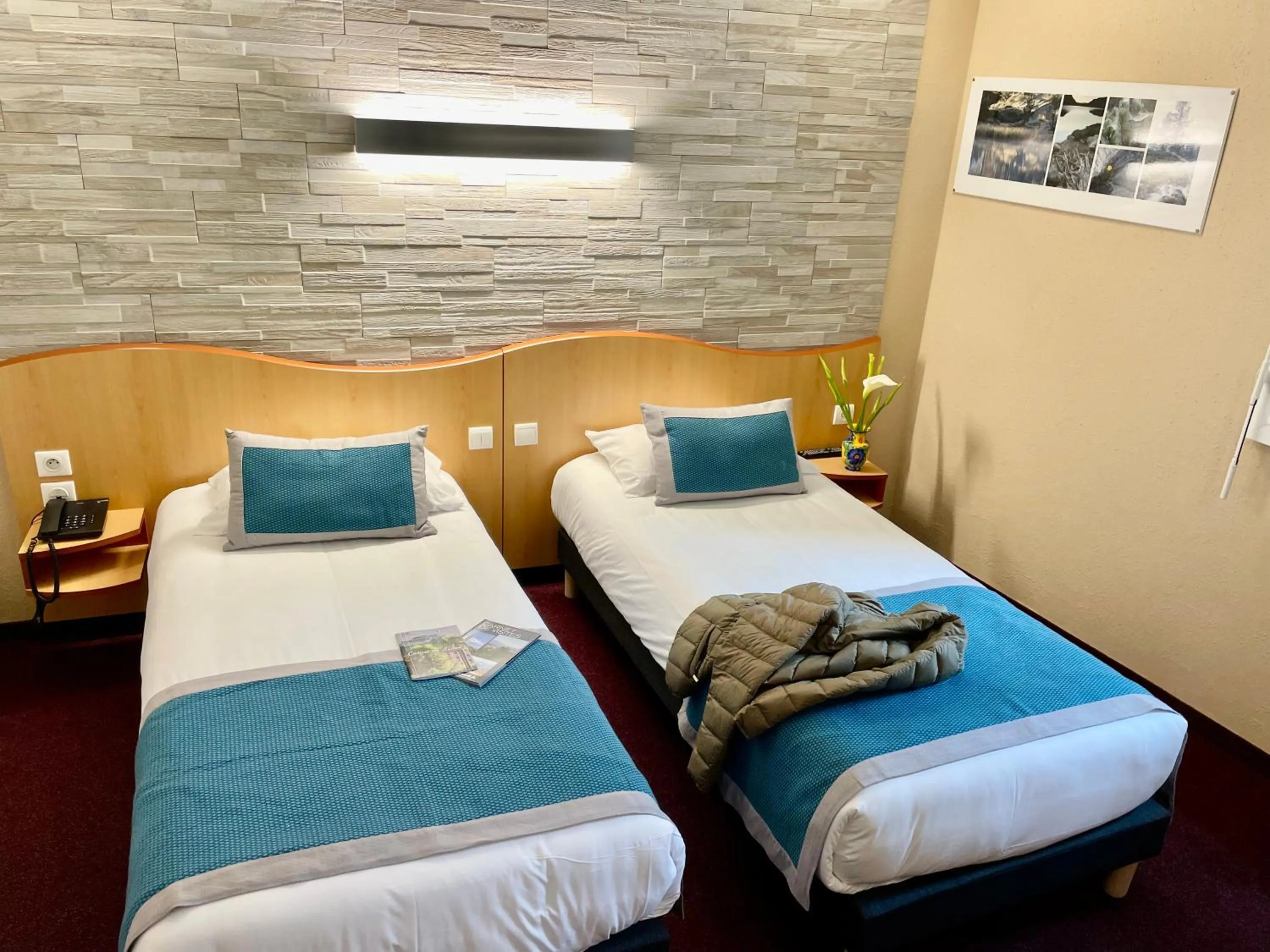 Twin Room in Hôtel Saint Georges