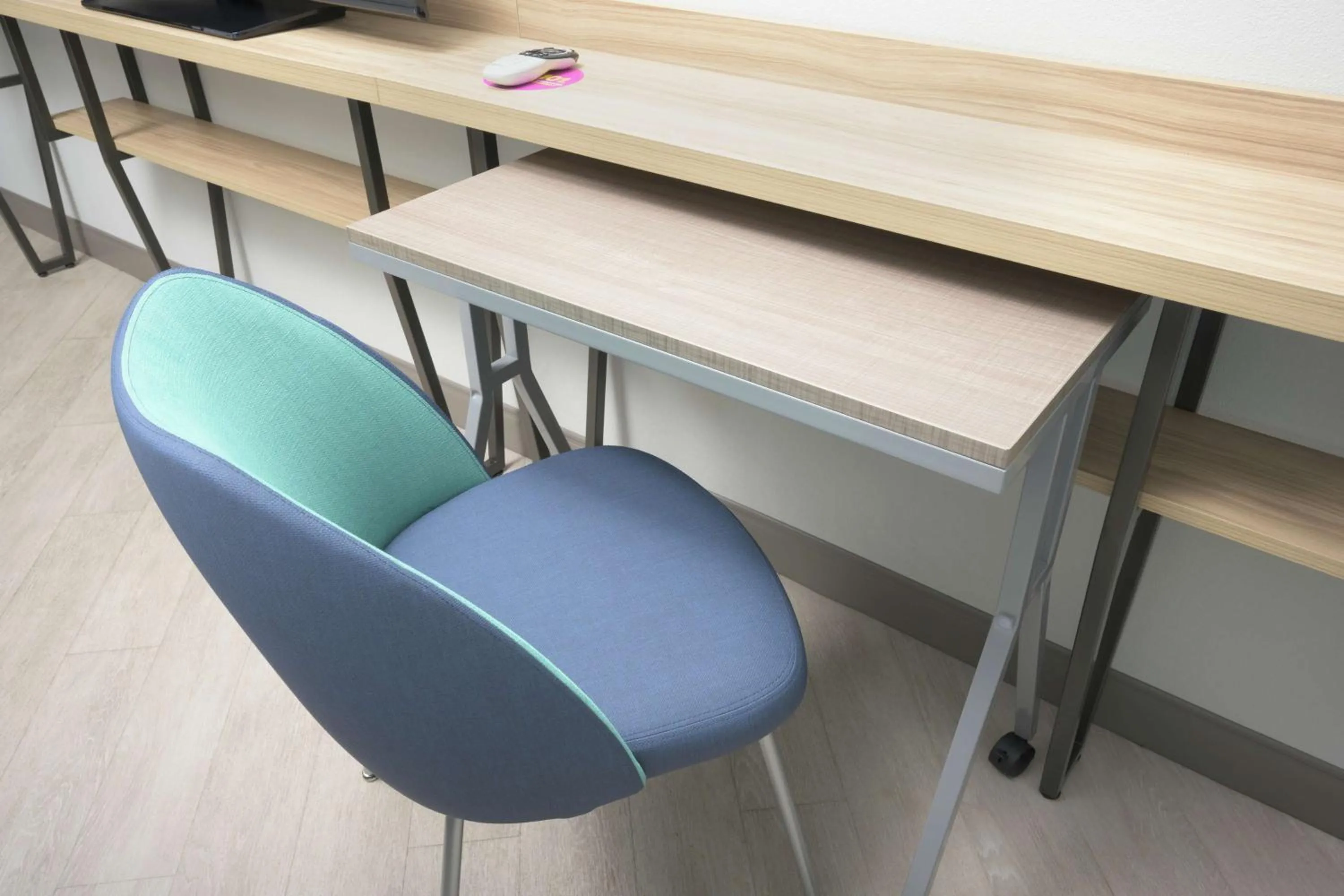 King Room with Roll-In Shower - Mobility and Hearing Access in Tru By Hilton McDonough