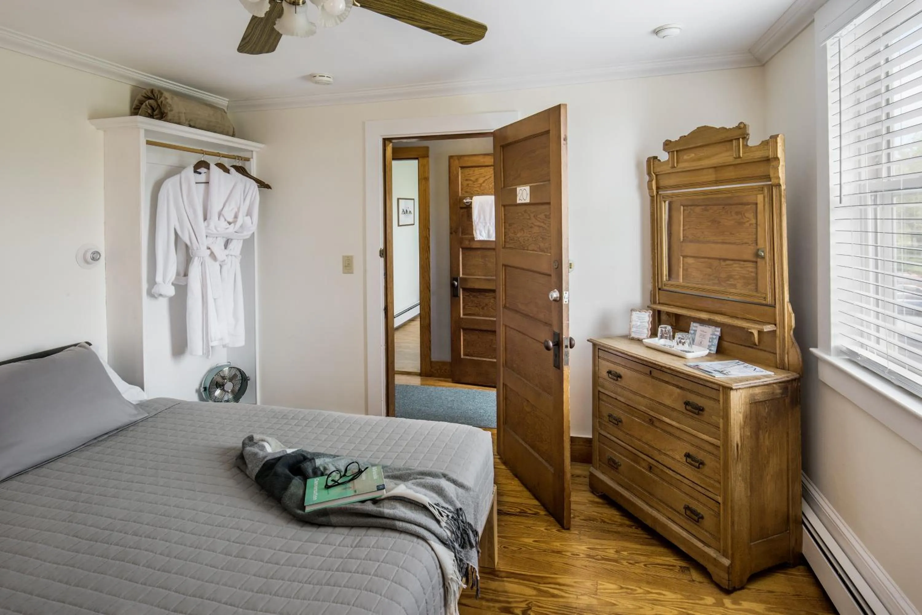 King Suite with Sea View in The Craignair Inn & Causeway Restaurant