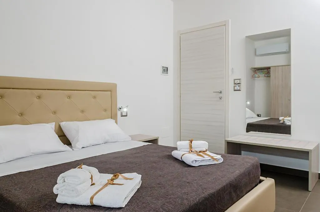 Double or Twin Room with Balcony and Sea View in Spuma di mare