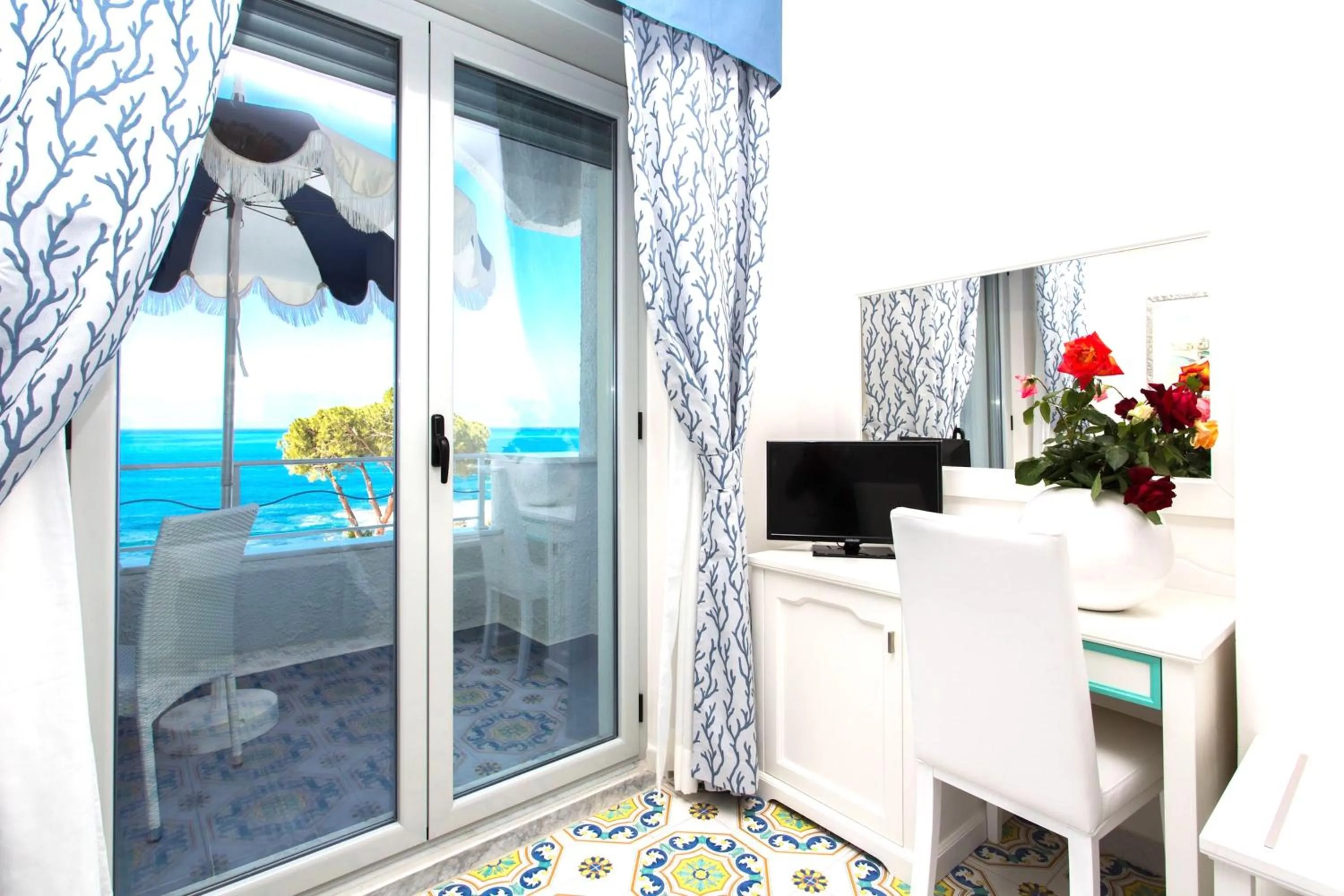 Comfort Double Room with Sea View in Hotel Ferretti