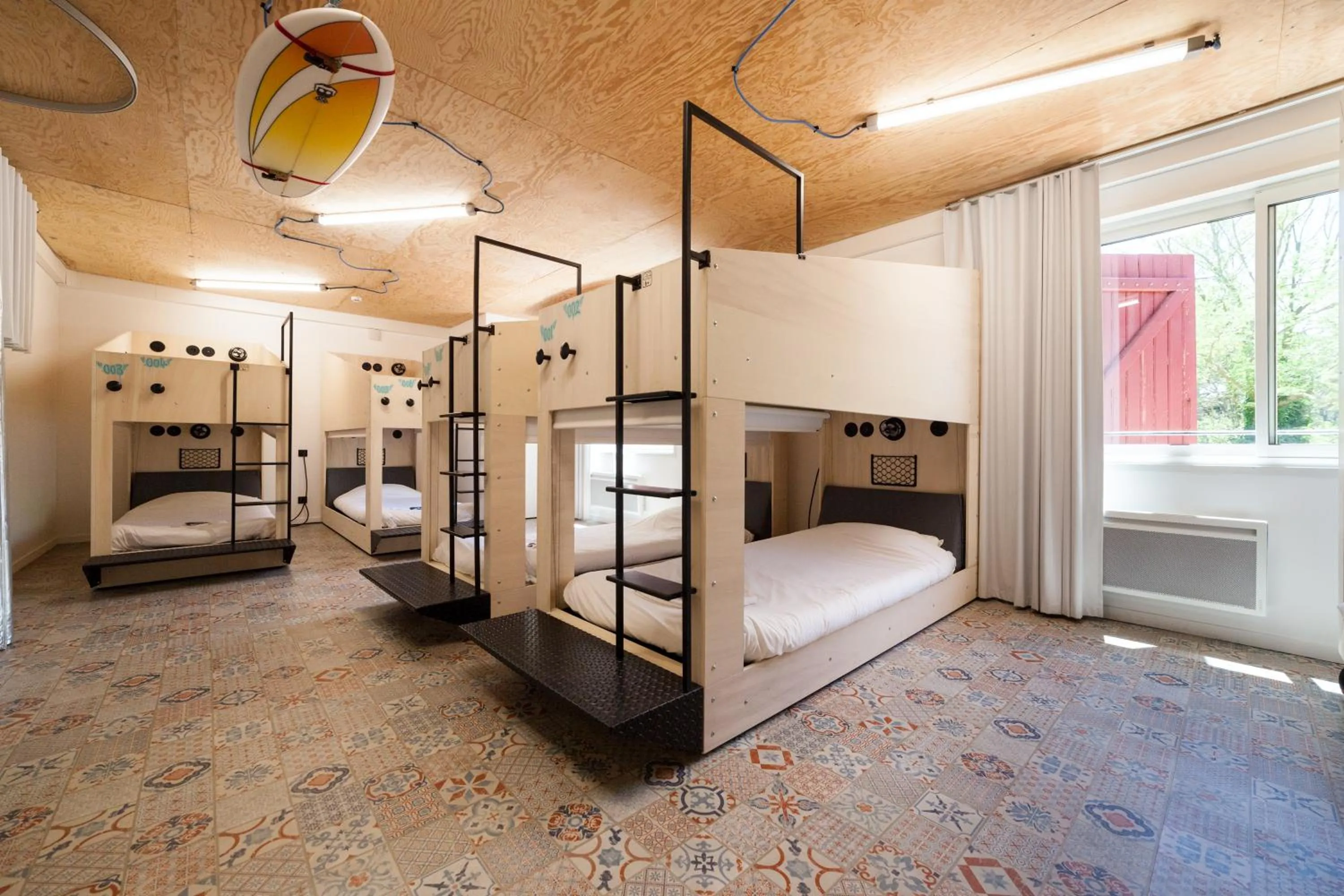 Private Bedroom for 12 people with shared bathroom in JO&JOE Hossegor