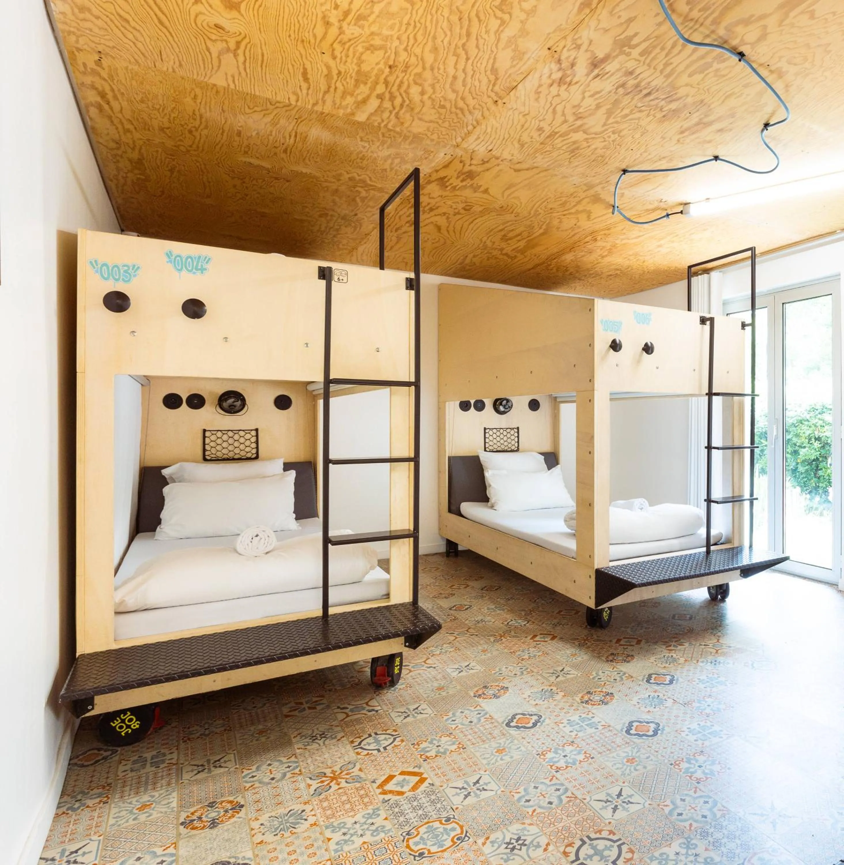 Private Bedroom for 4 people with a bathroom in JO&JOE Hossegor