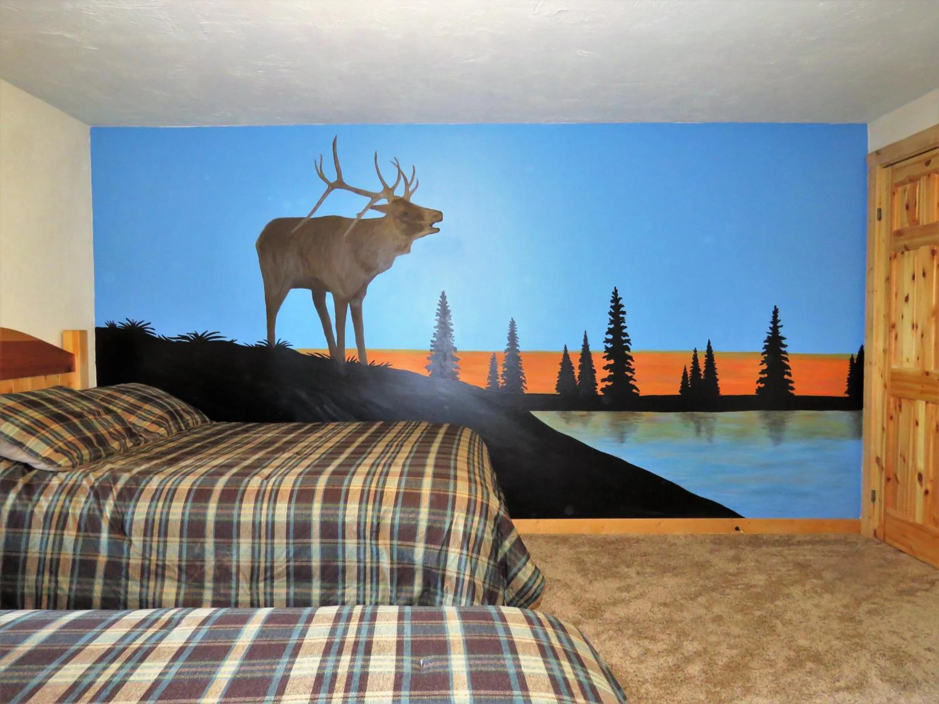 Standard Queen Room with Two Queen Beds and Shared Bathroom in The Hideaway Lodge