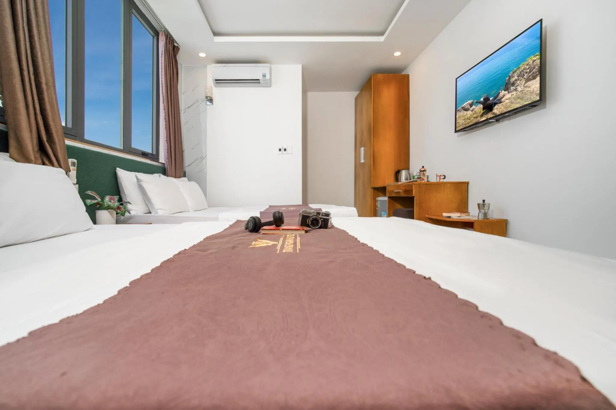 Triple Room with City View in Trang Ngan Hotel by THG
