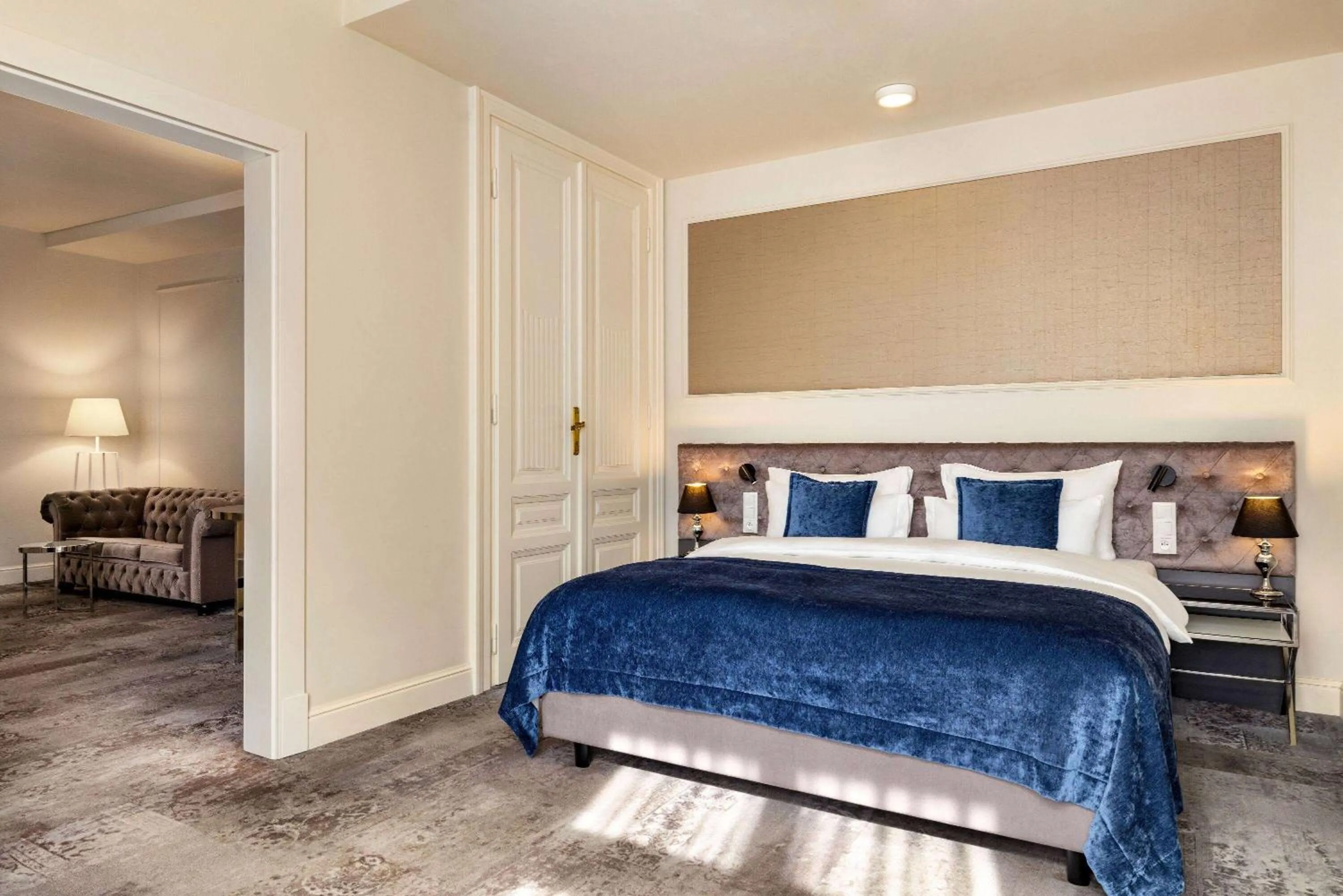 King Suite Deluxe with Sofa Bed, Non-Smoking in Hotel Unicus Palace