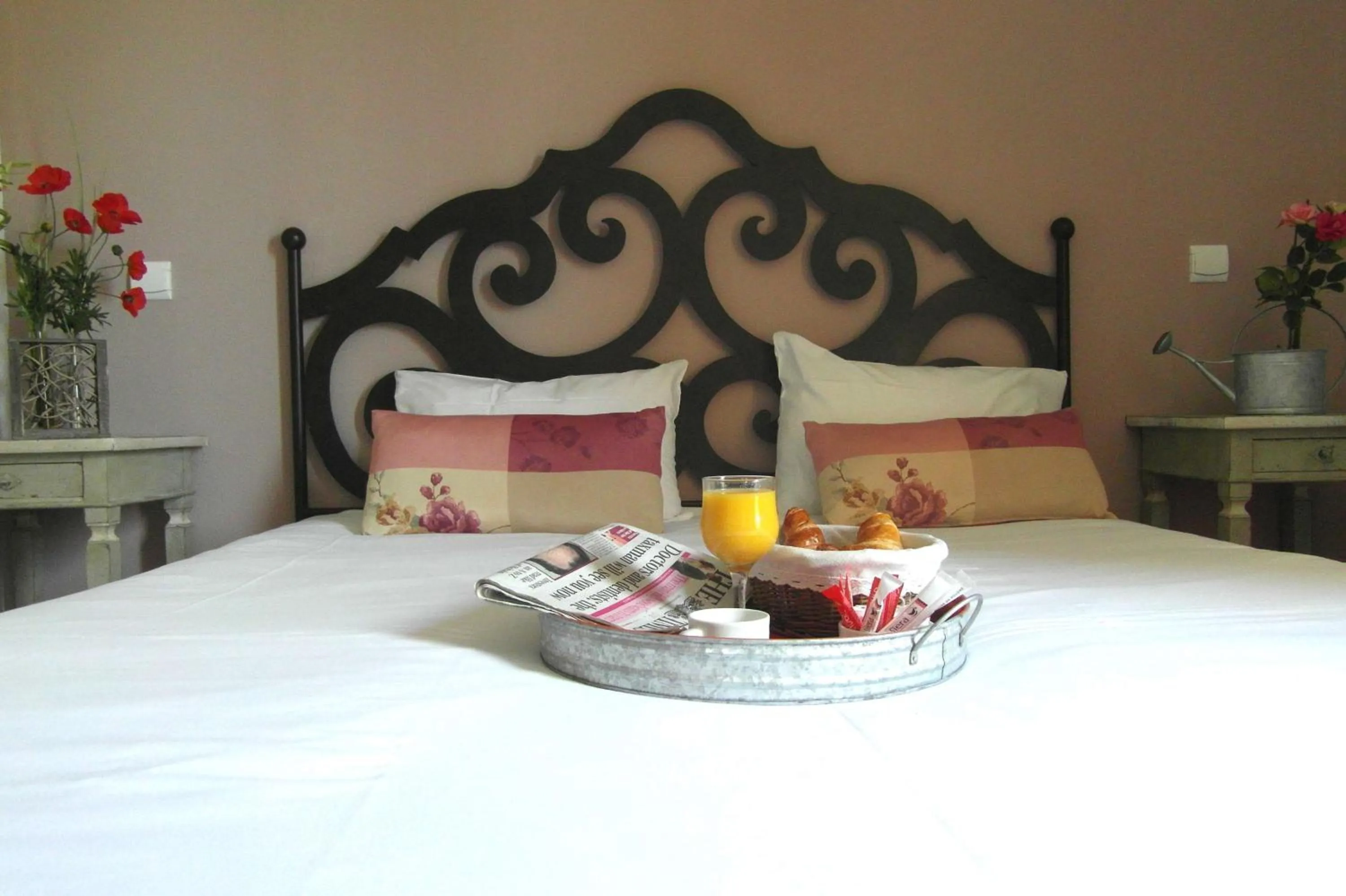 Standard Queen Room - Non-Smoking in Best Western Hôtel Aurélia