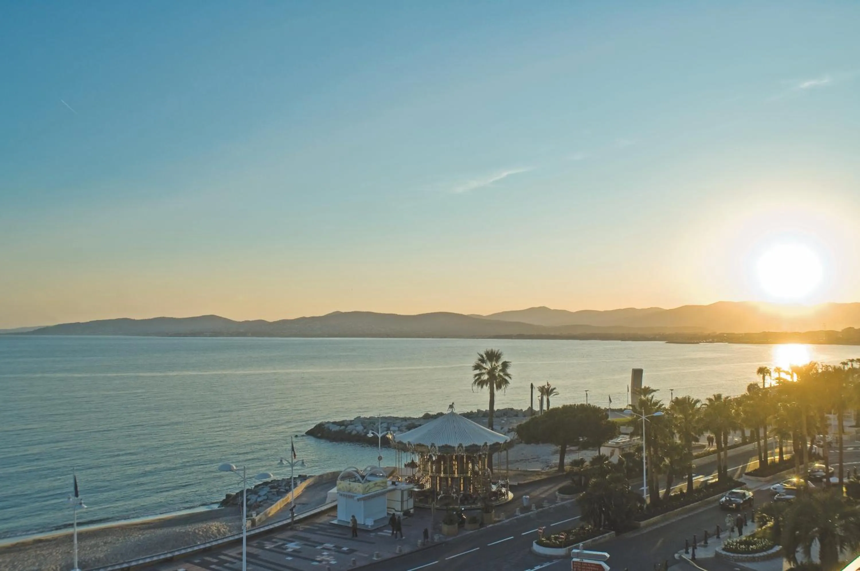 Prestige Room - Sea Side in Excelsior