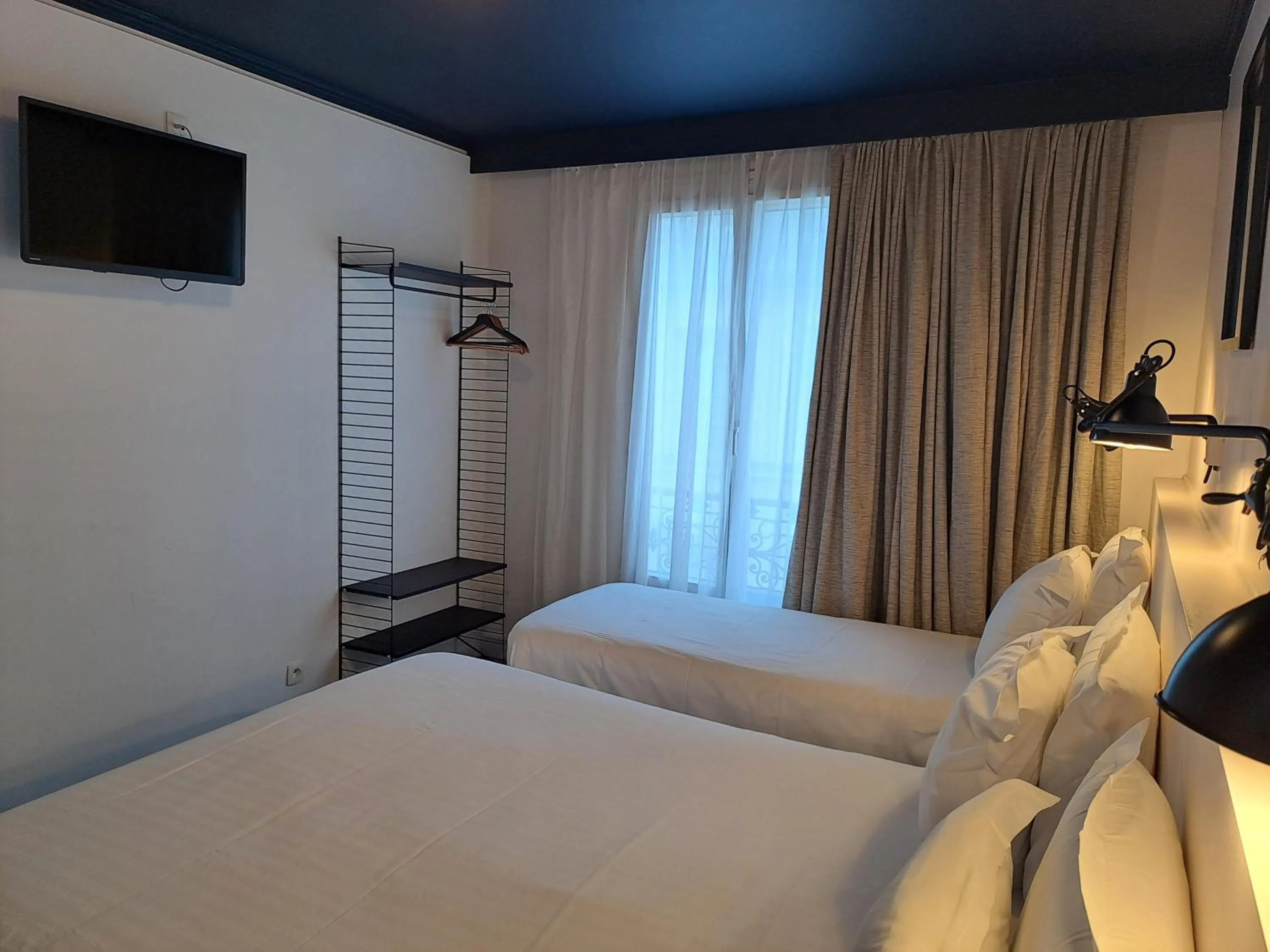 Standard Triple Room in Hôtel Lucien