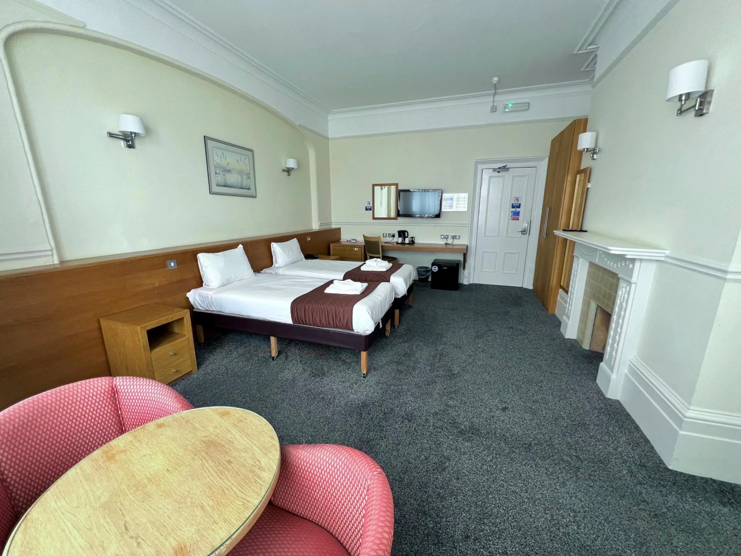 Twin Room with Sea View in Cavendish Hotel