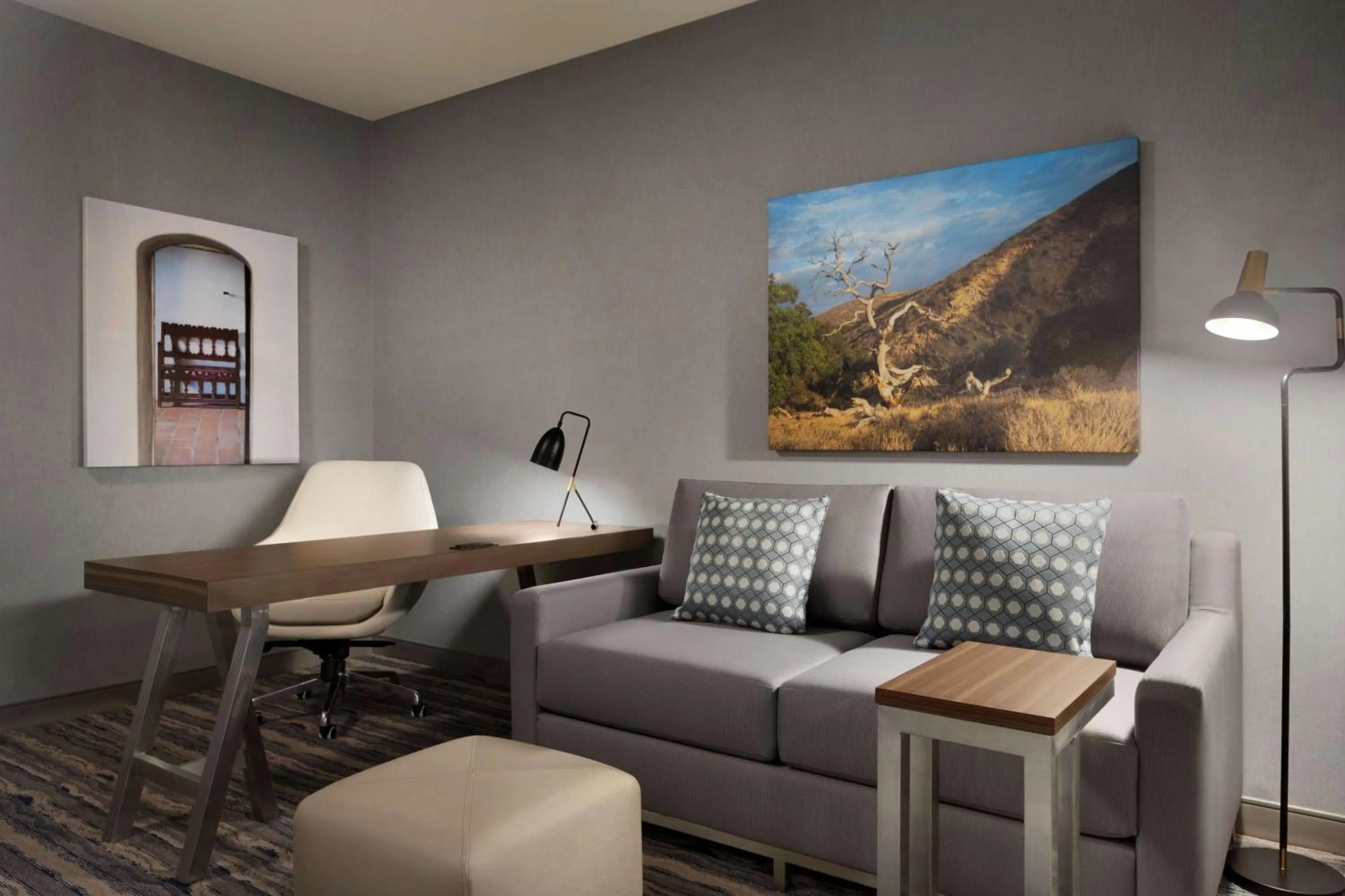 Junior King Suite with Sofa Bed in Hilton Garden Inn Lompoc, Ca