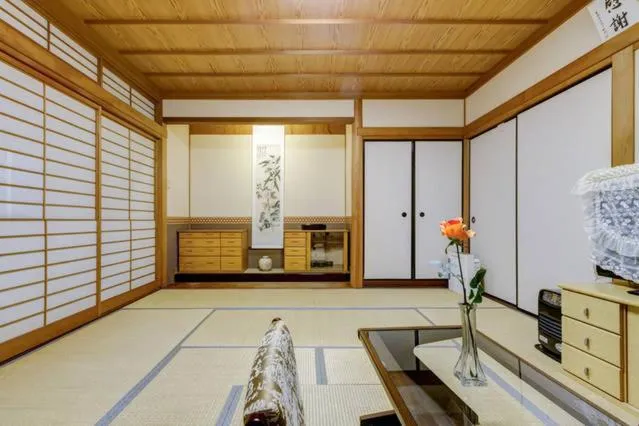 One-Bedroom Suite in Osaka Nakayama Guesthouse