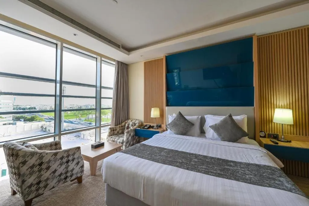 Superior King Room in Al Mansour Suites Hotel