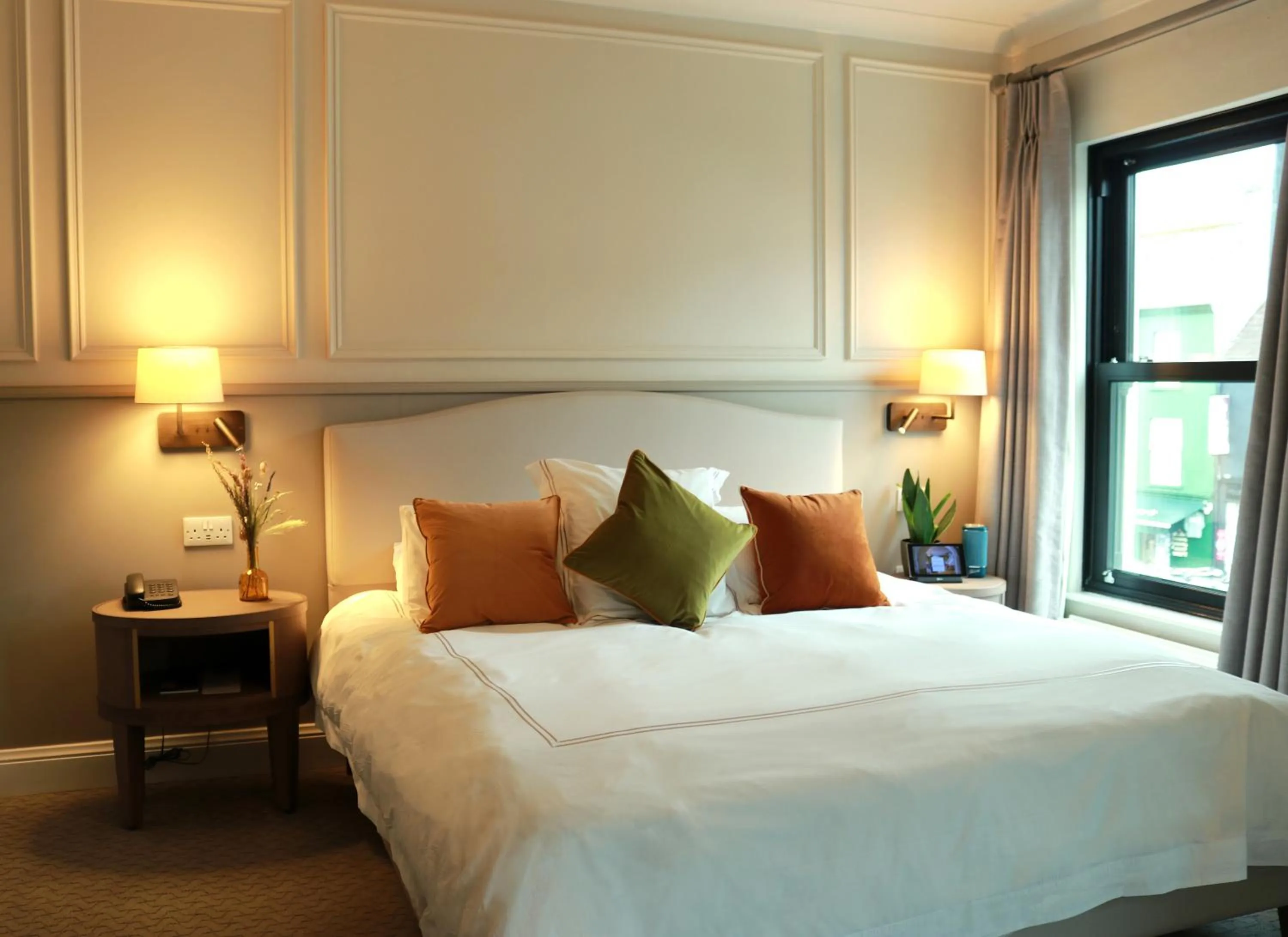 William Street King Room with Sofa Bed in The Lansdowne Kenmare