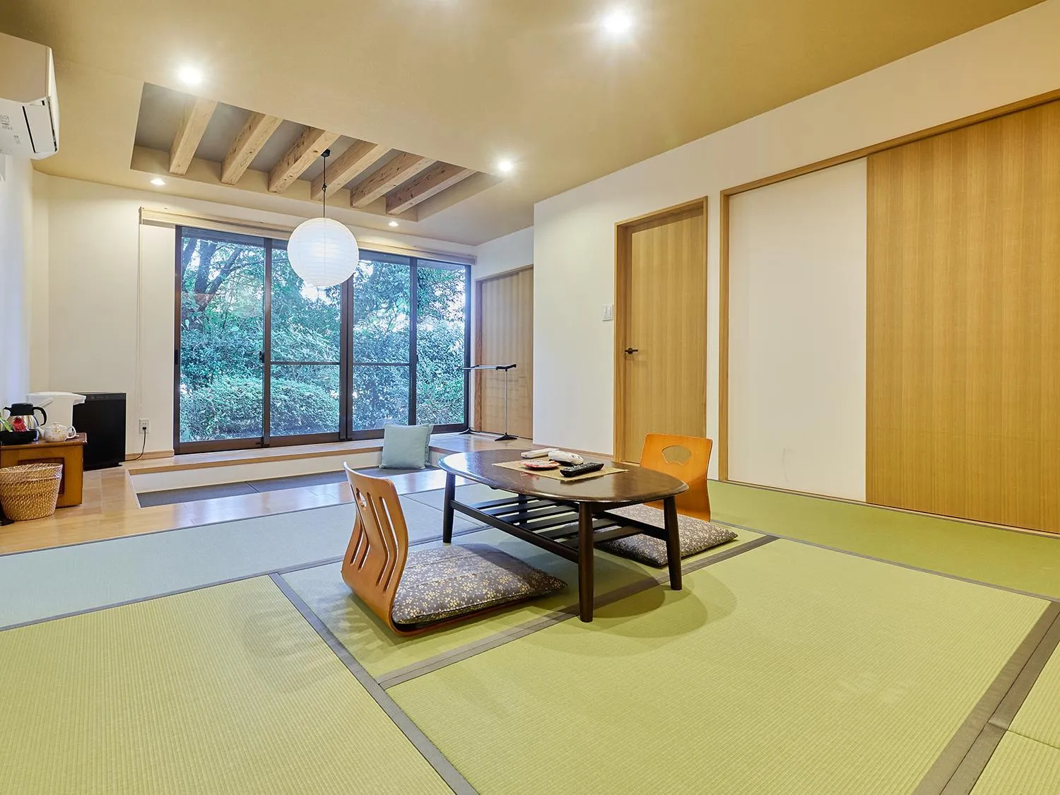 Family Room with Private Bathroom in Chikurakutei