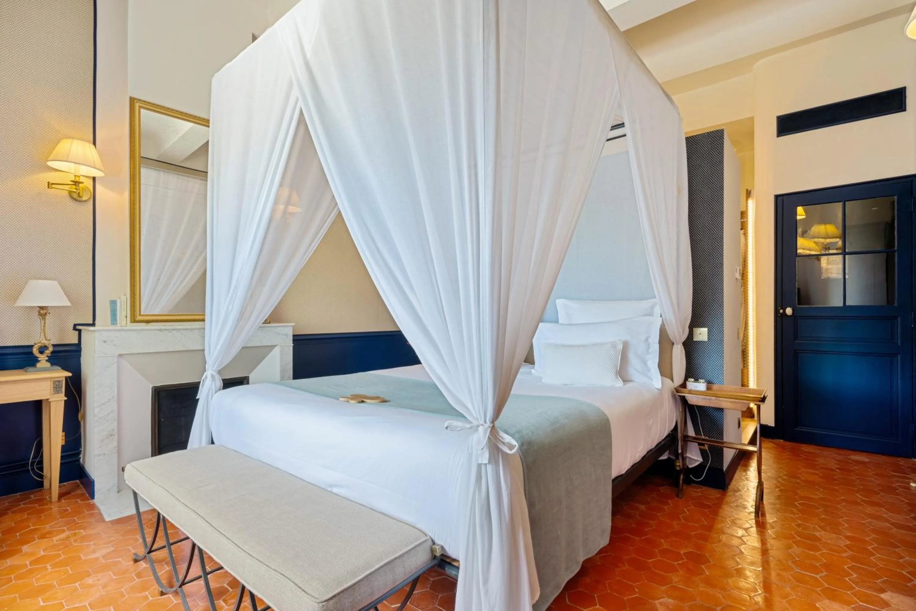 Deluxe Château Room in Château de Fonscolombe