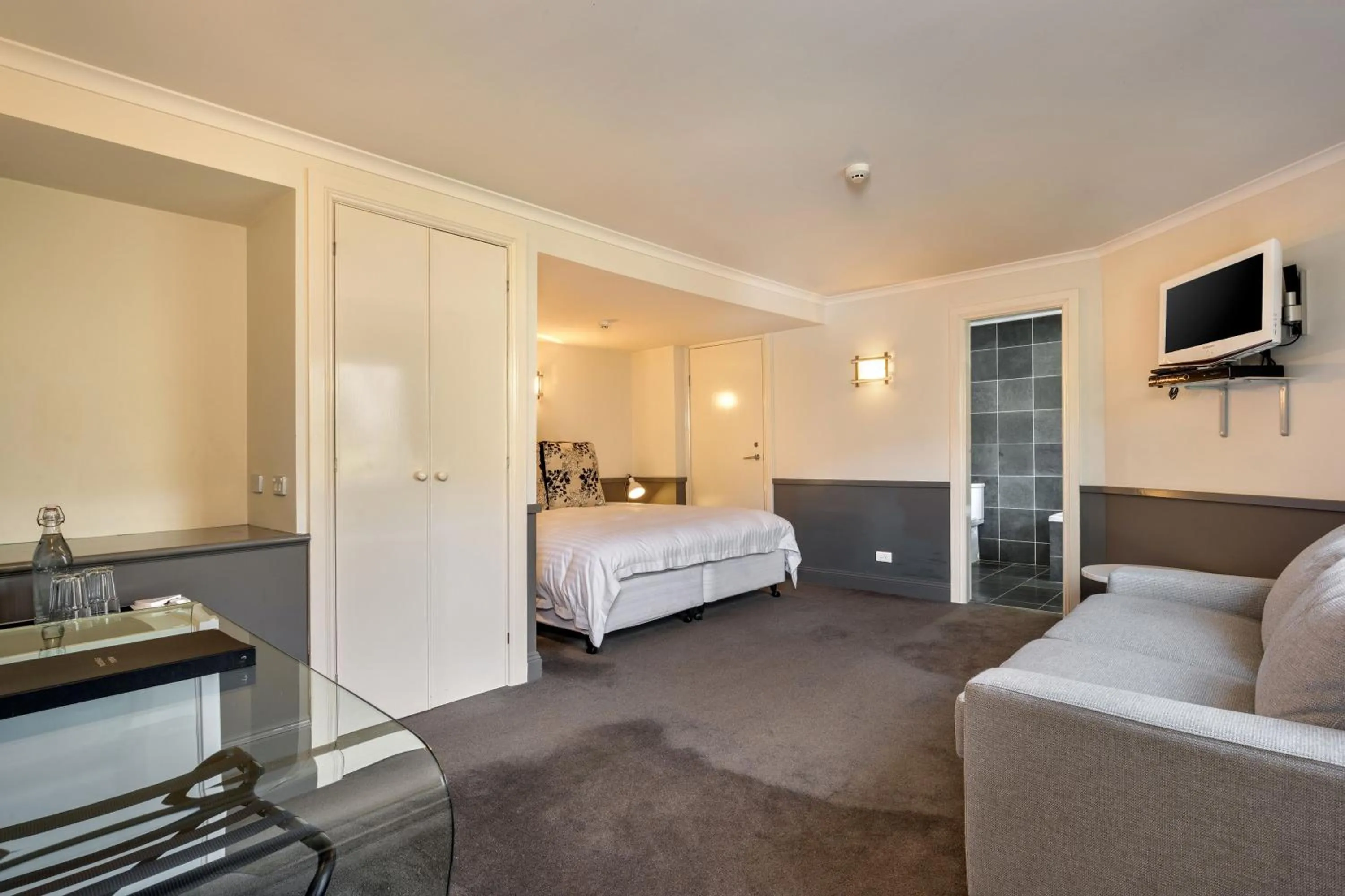  Deluxe King Suite in Pure Chalet Thredbo