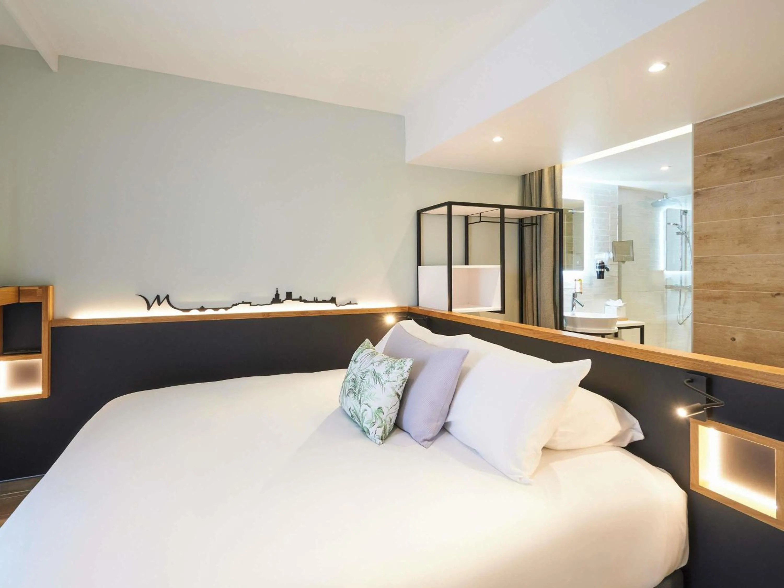 Classic Double Room in Mercure Avignon Gare TGV