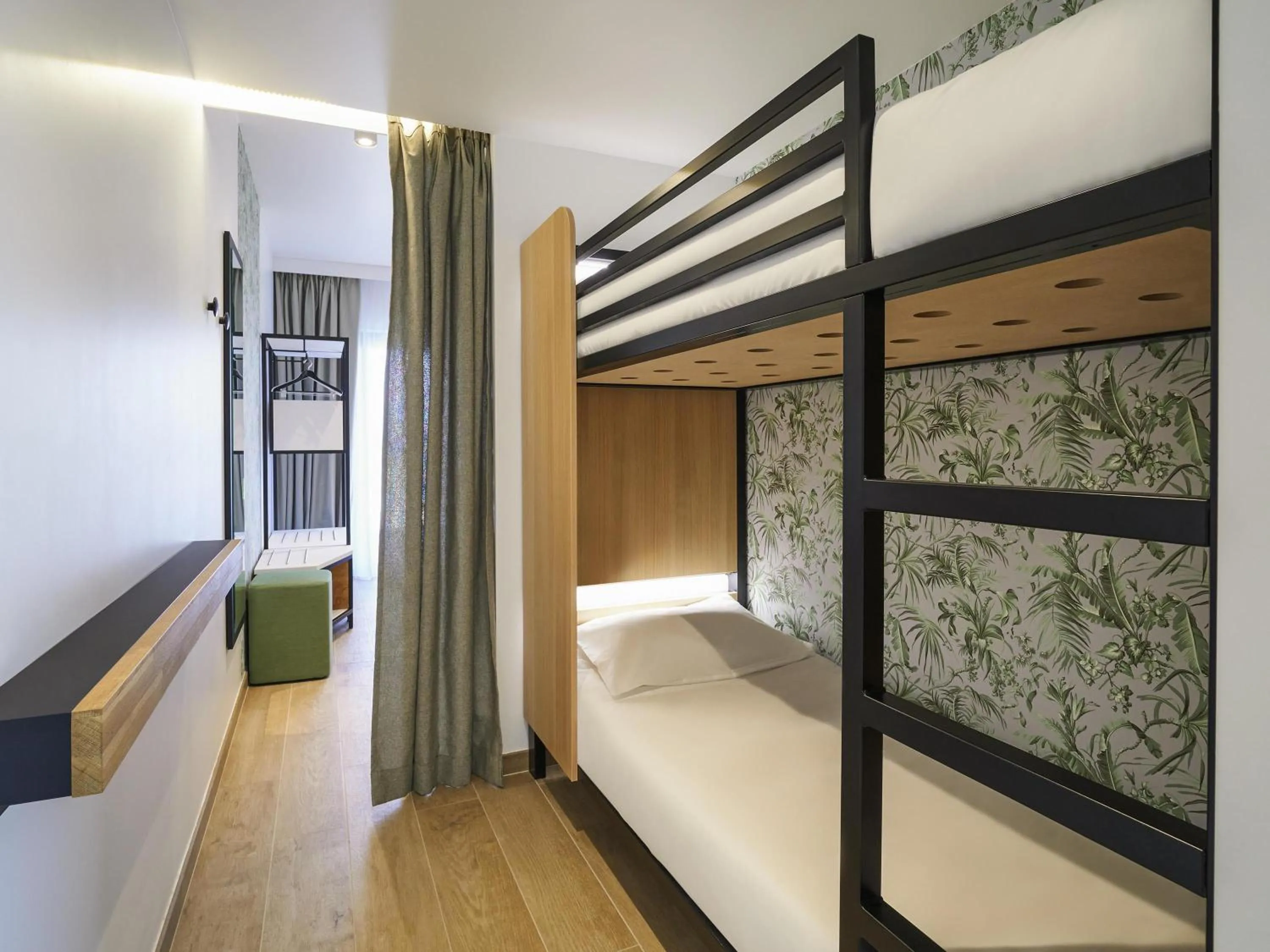 Classic Double Room with Bunk Beds and Balcony in Mercure Avignon Gare TGV