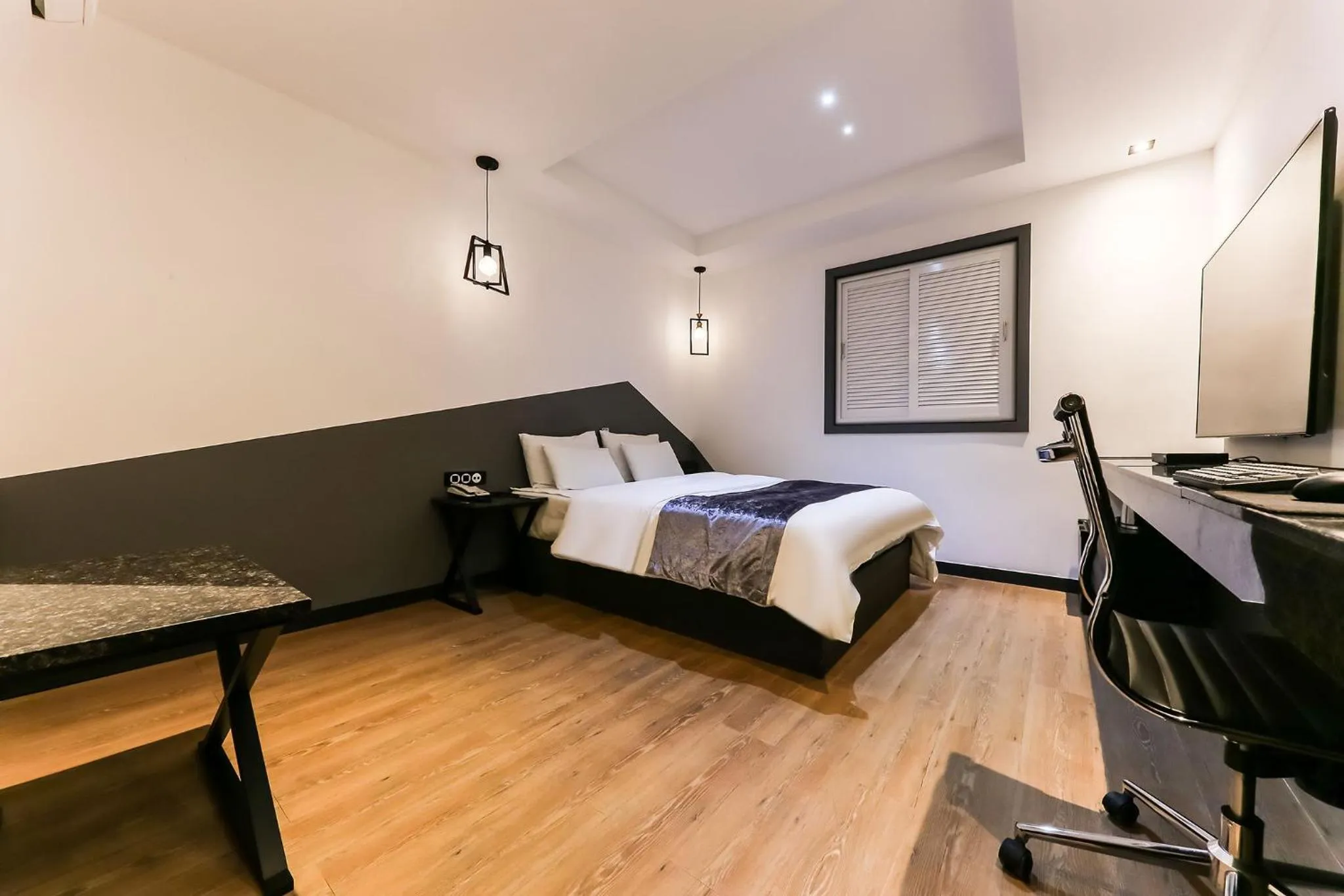 Double Room with Private Bathroom in Seosan Aria Hotel