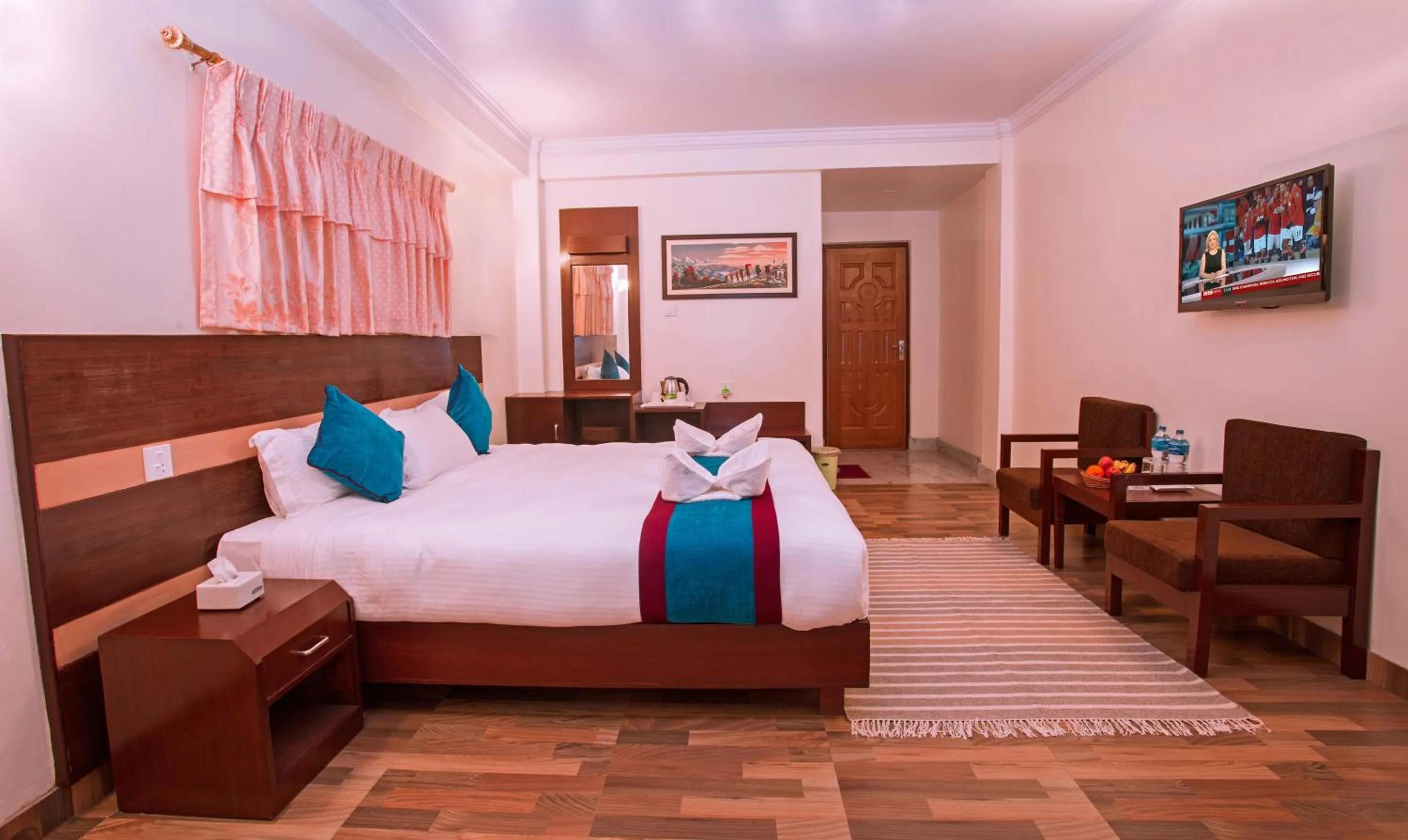 Deluxe King Room in Hotel Spring